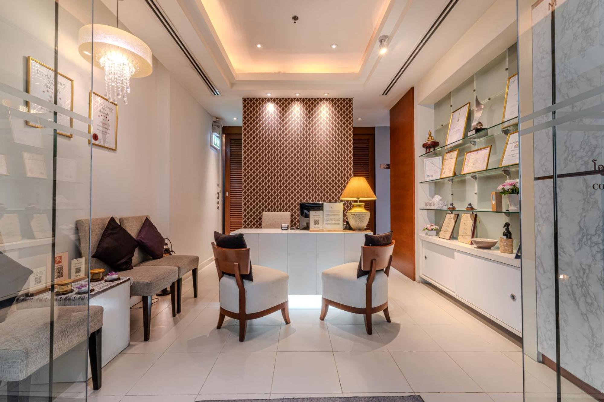 Hotel Night - Sukhumvit 15 4*
