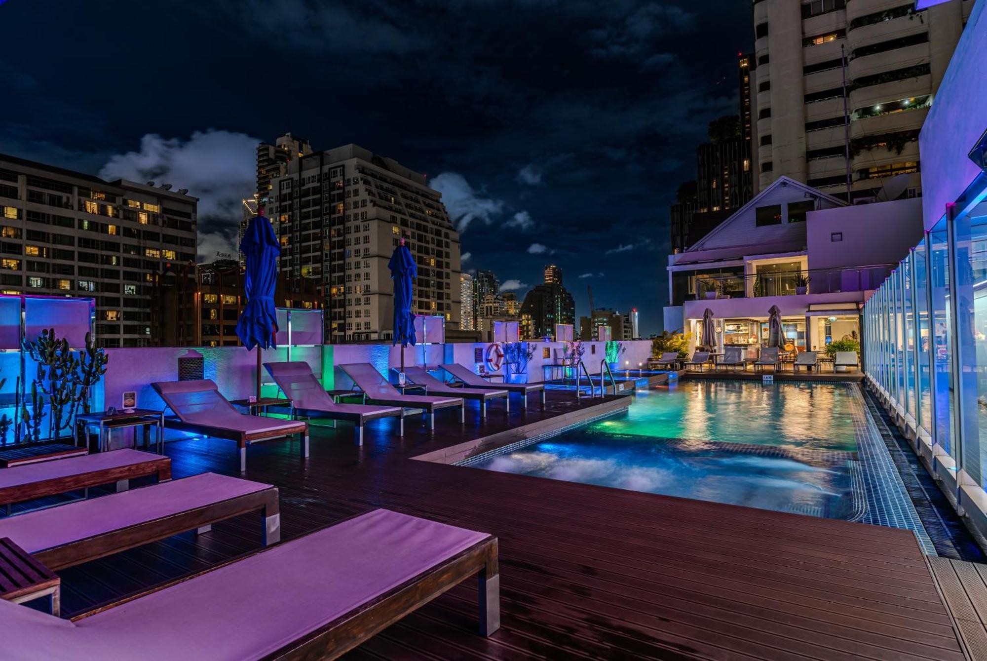 Night - Sukhumvit 15 Hotel