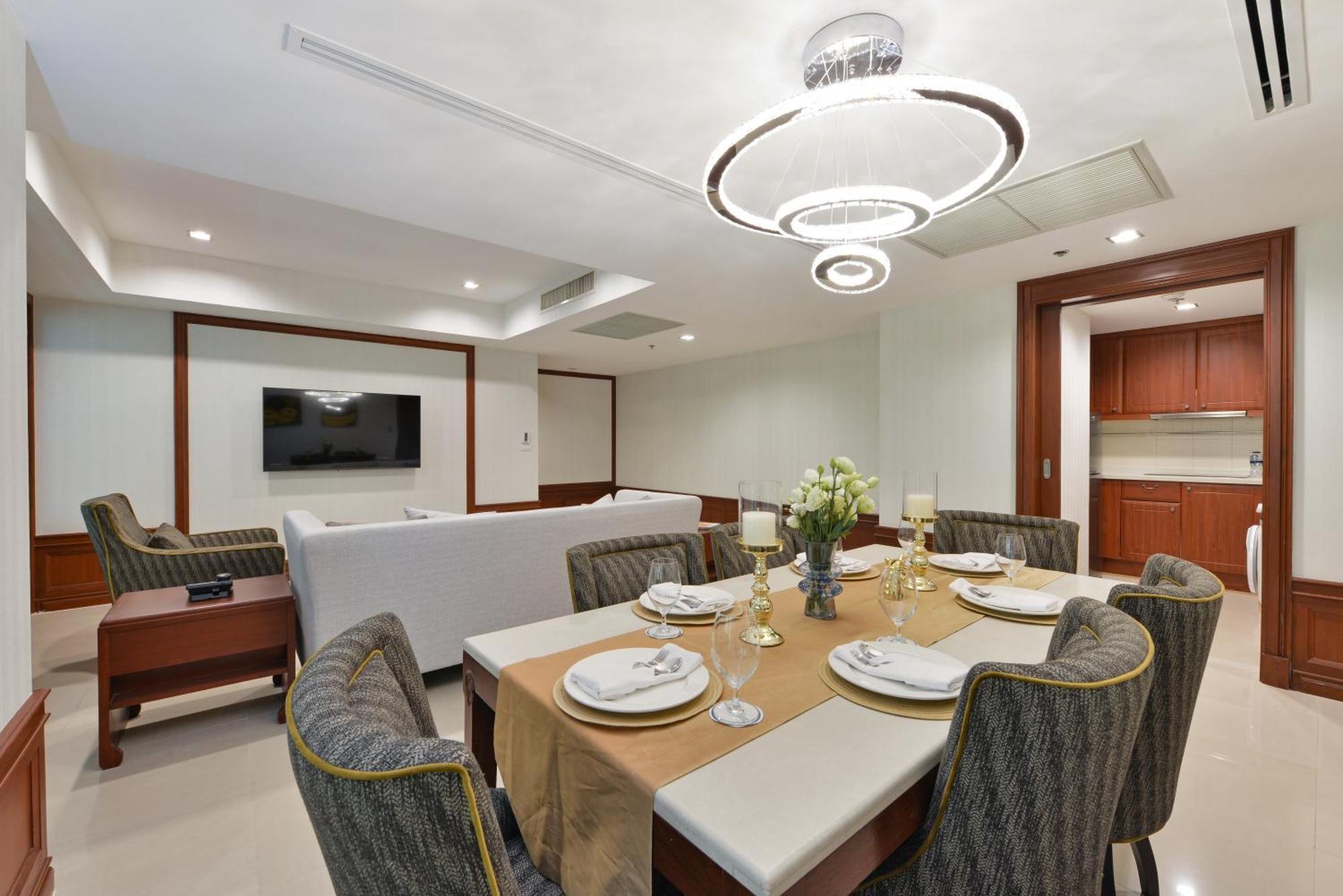 Centre Point Sukhumvit Thong-lo Khách sạn 4*
