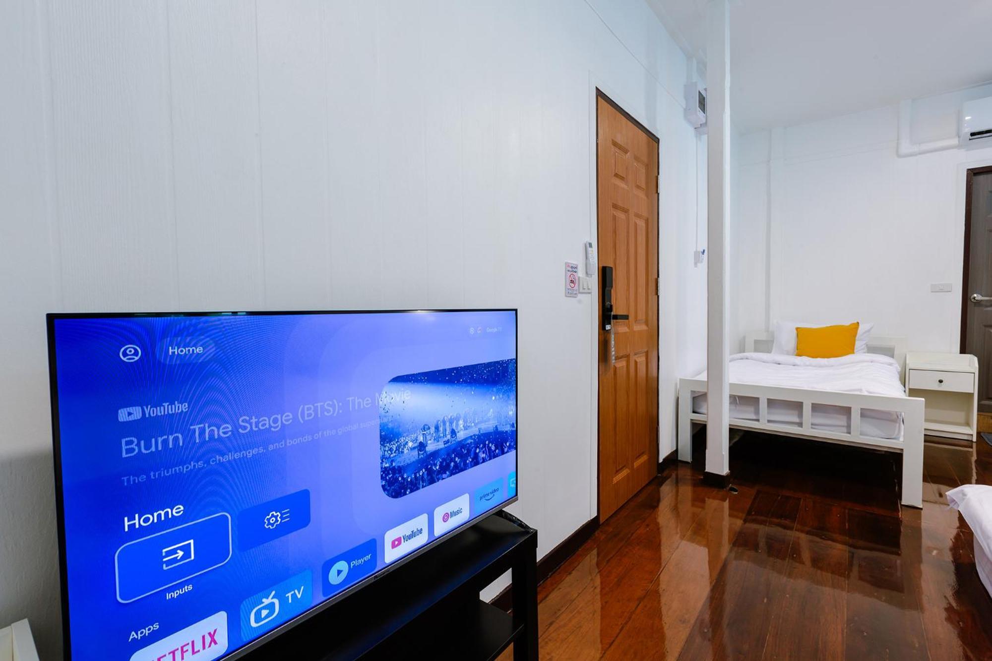 Diff Hostal *