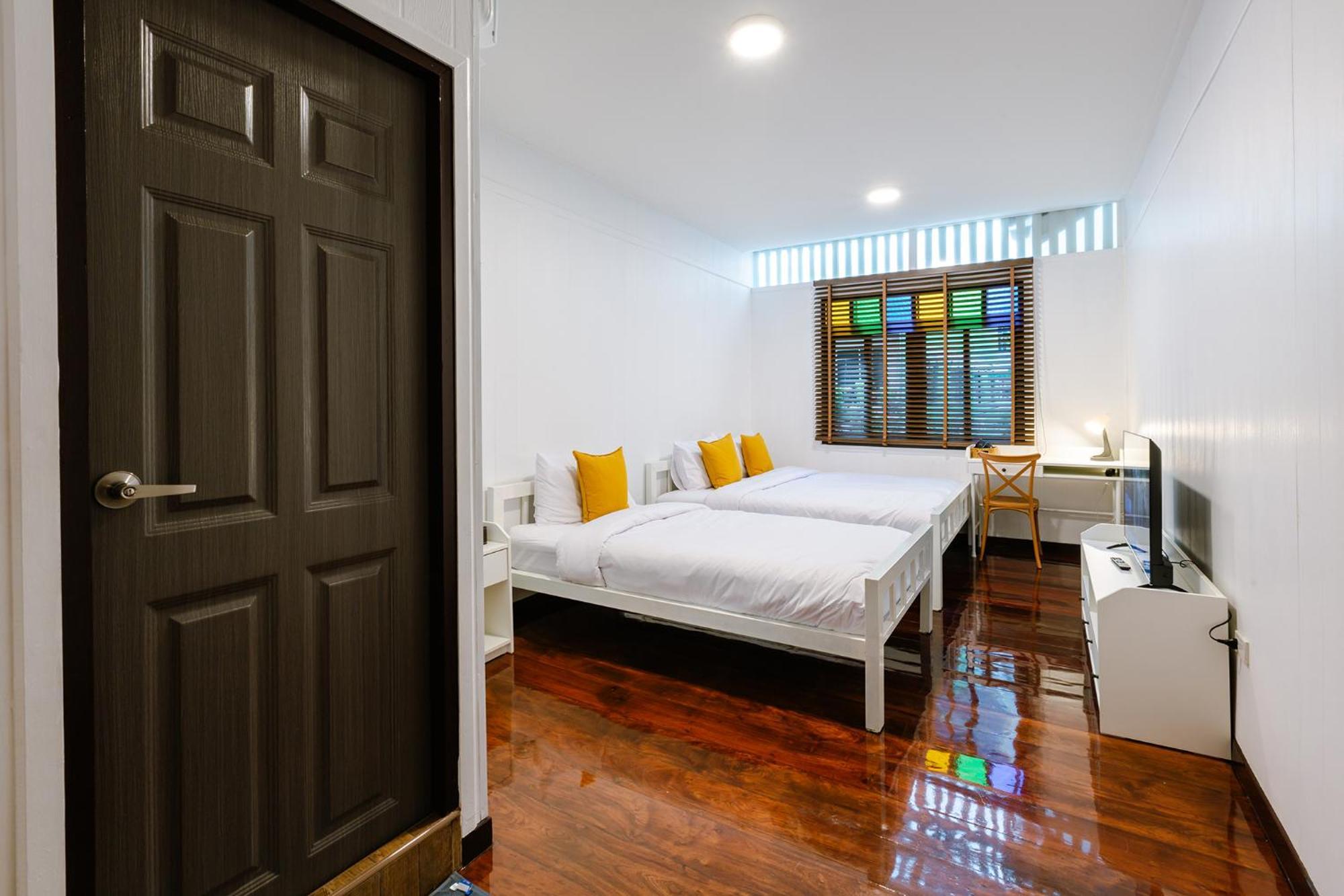 Diff Hostal