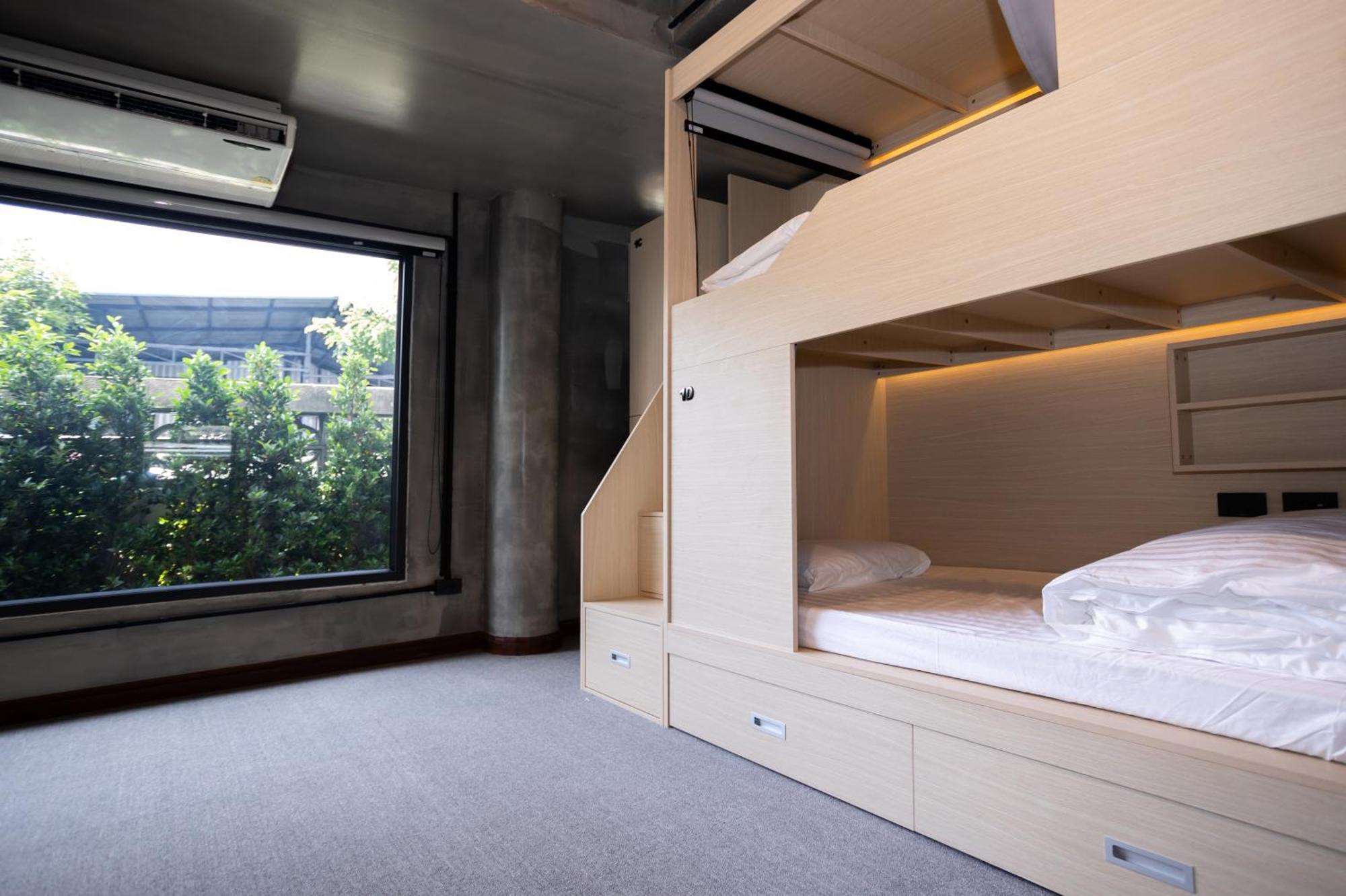 Capsule hotel Dmk Place *