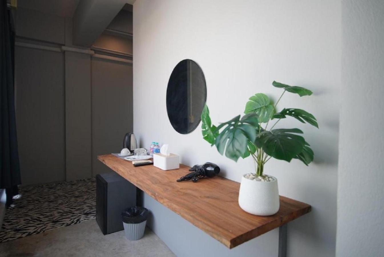 The Character Yaowarat Apartment *