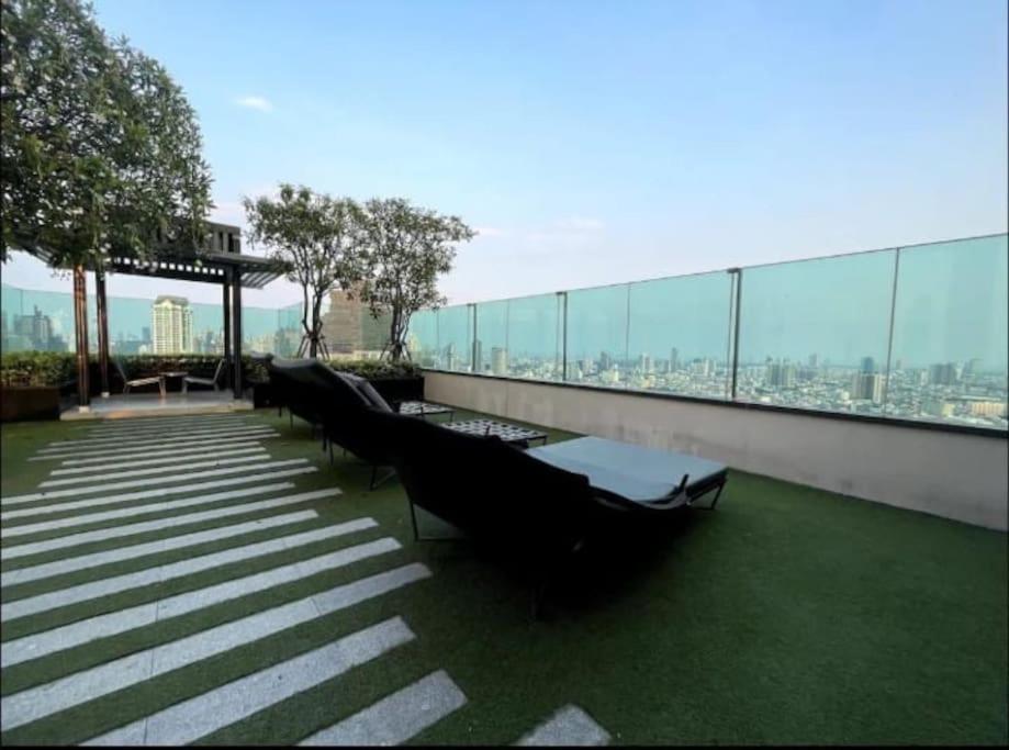 Apartment Opulence Riverview With Train Access