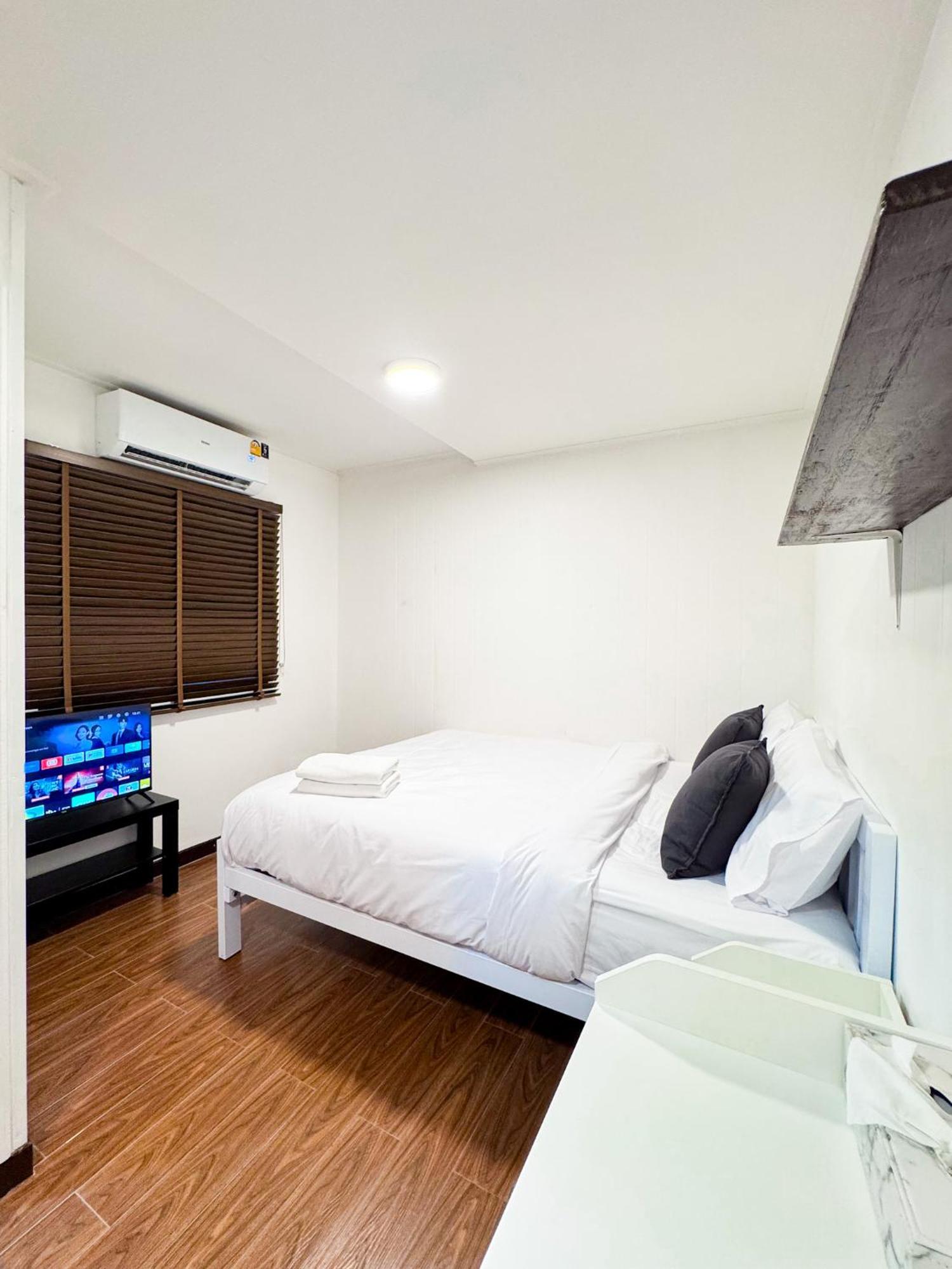 Hostal Diff *