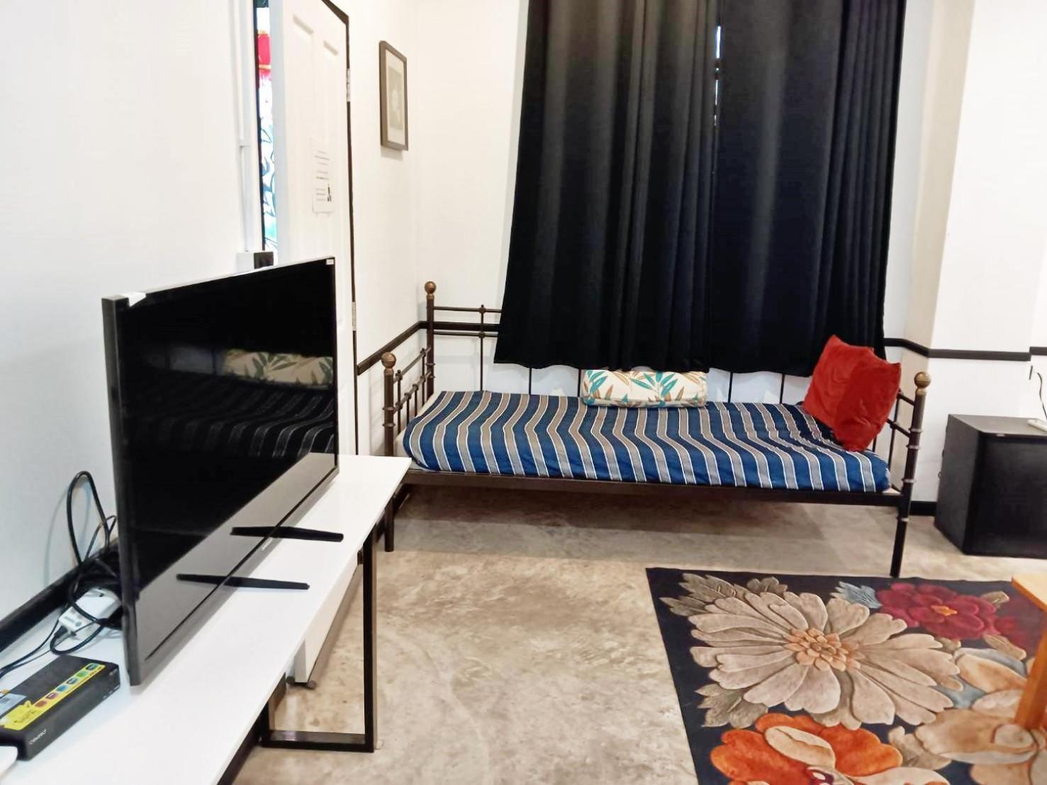 The Character Yaowarat Apartment