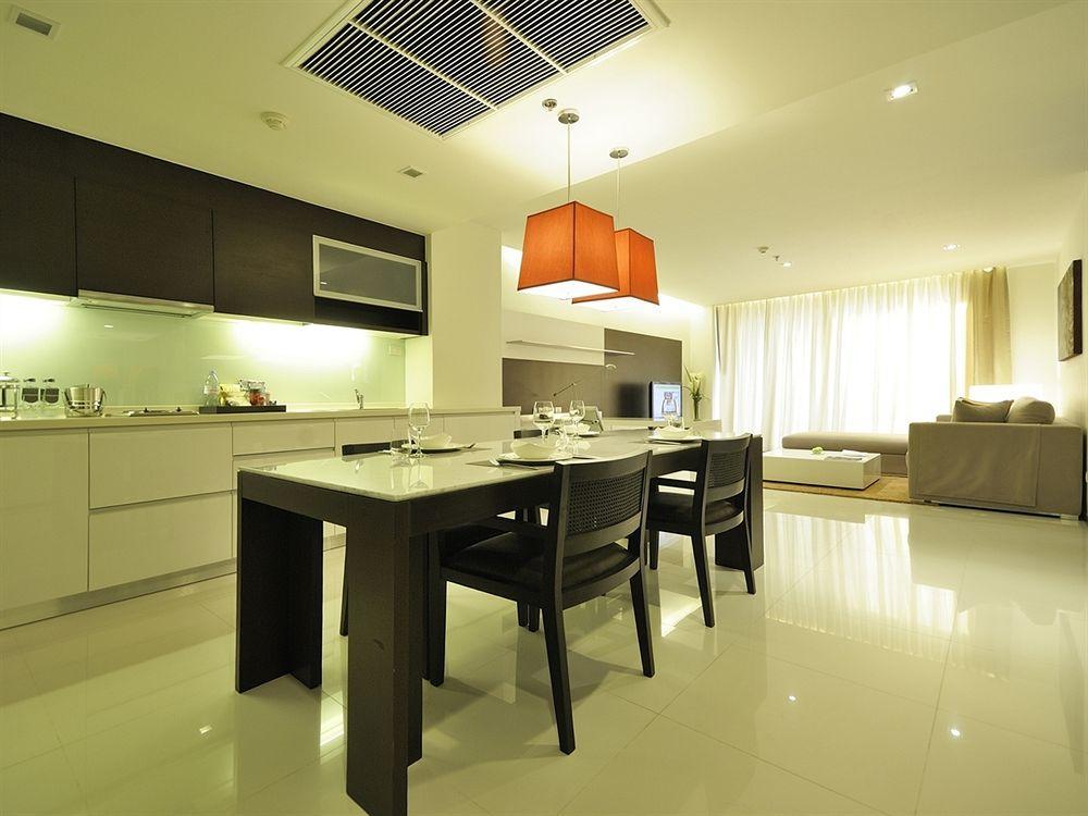 Oaks Sathorn Aparthotel