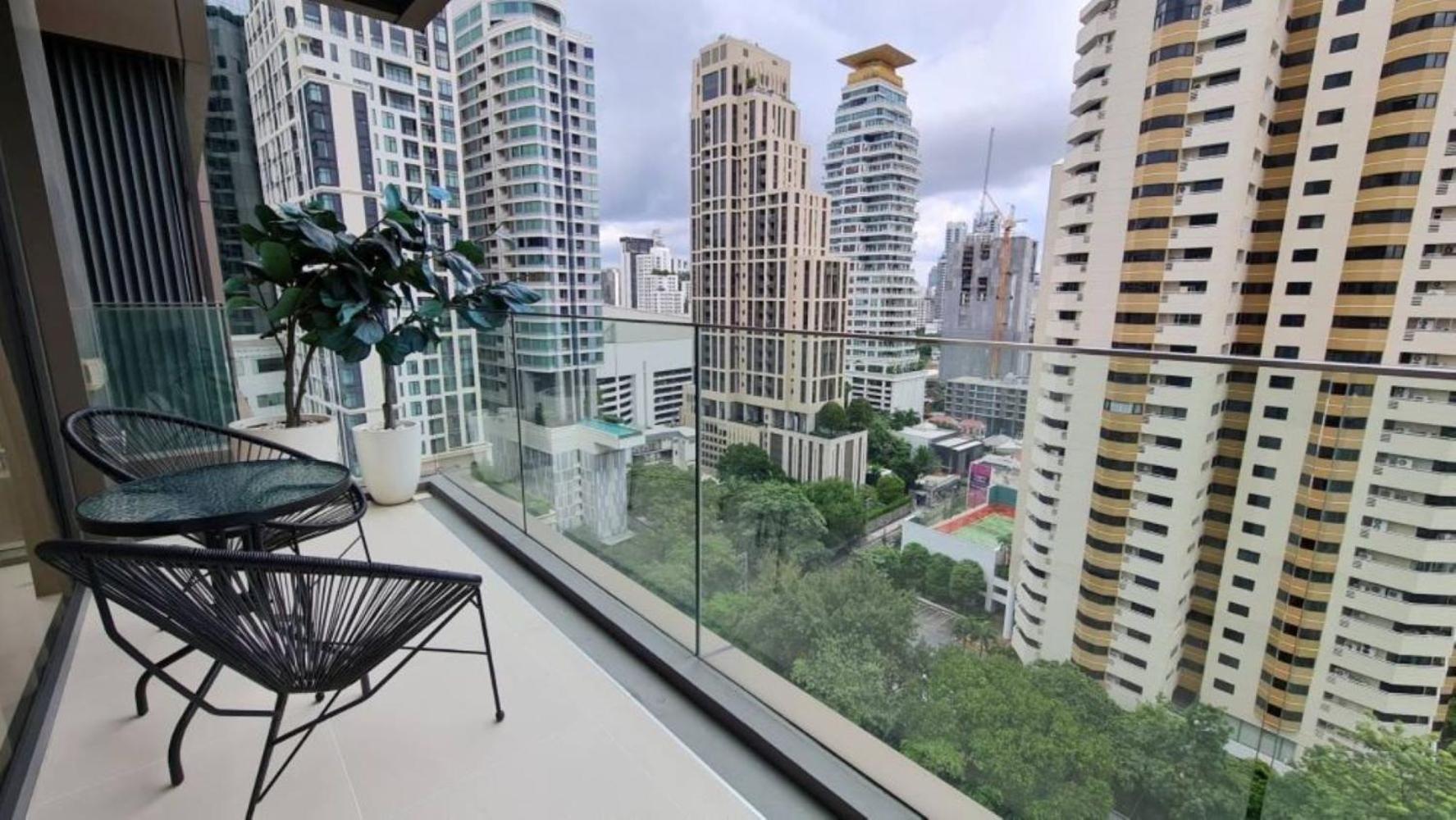 Ultra Luxury Large Central Phrom Phong 2 Beds Sky Pool *
