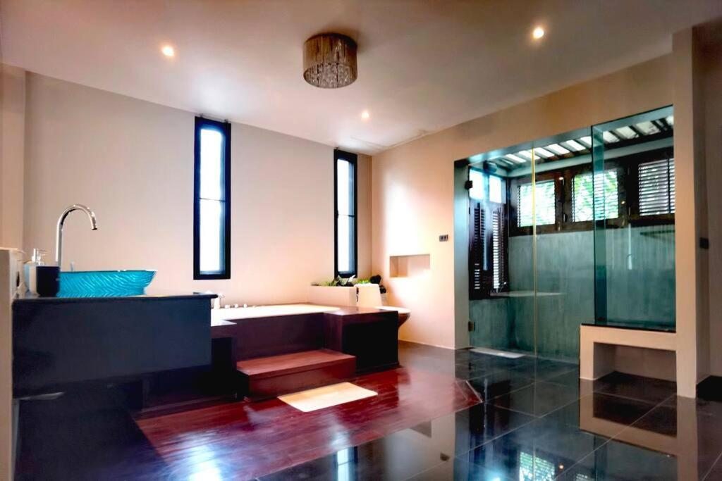 Luxury Oasis In Villa