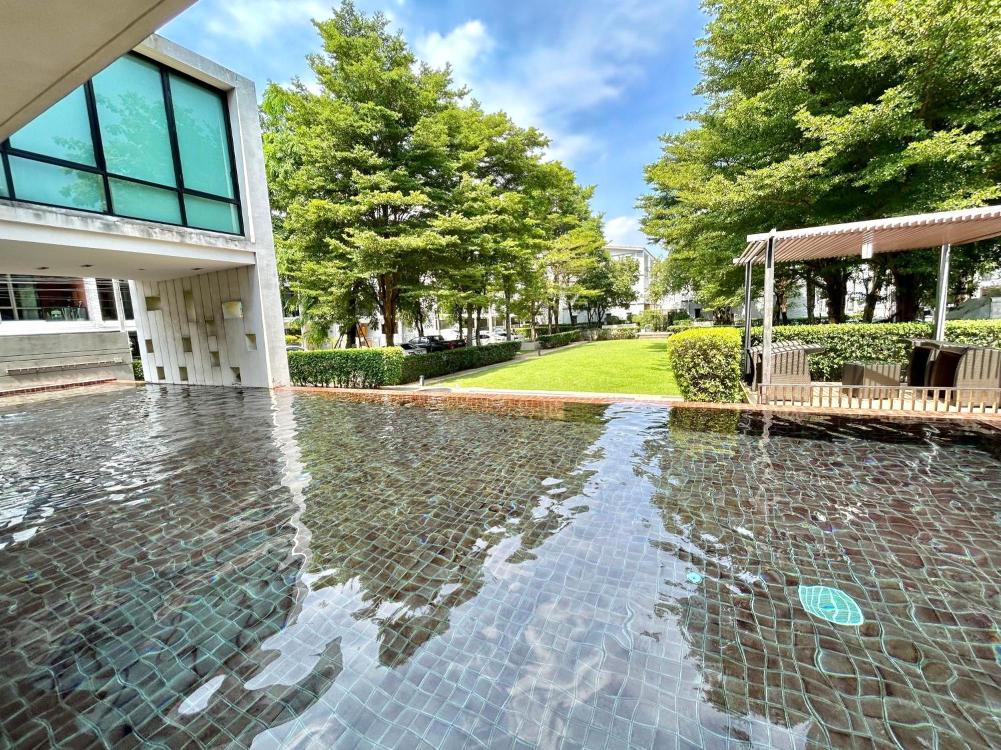 3 Bedrooms Townhome Near Mega Bangna Hébergement de vacances *
