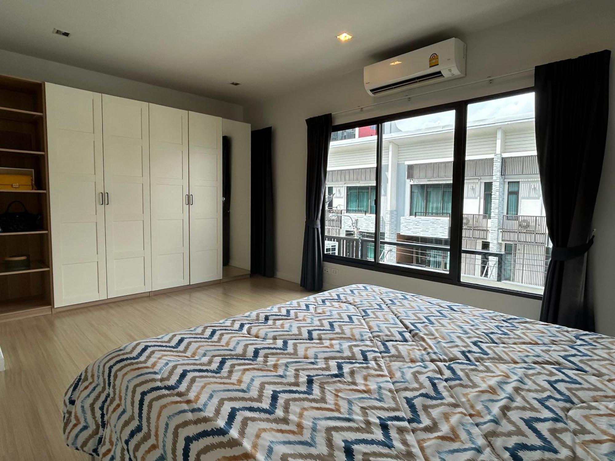 3 Bedrooms Townhome Near Mega Bangna Hébergement de vacances Bangkok
