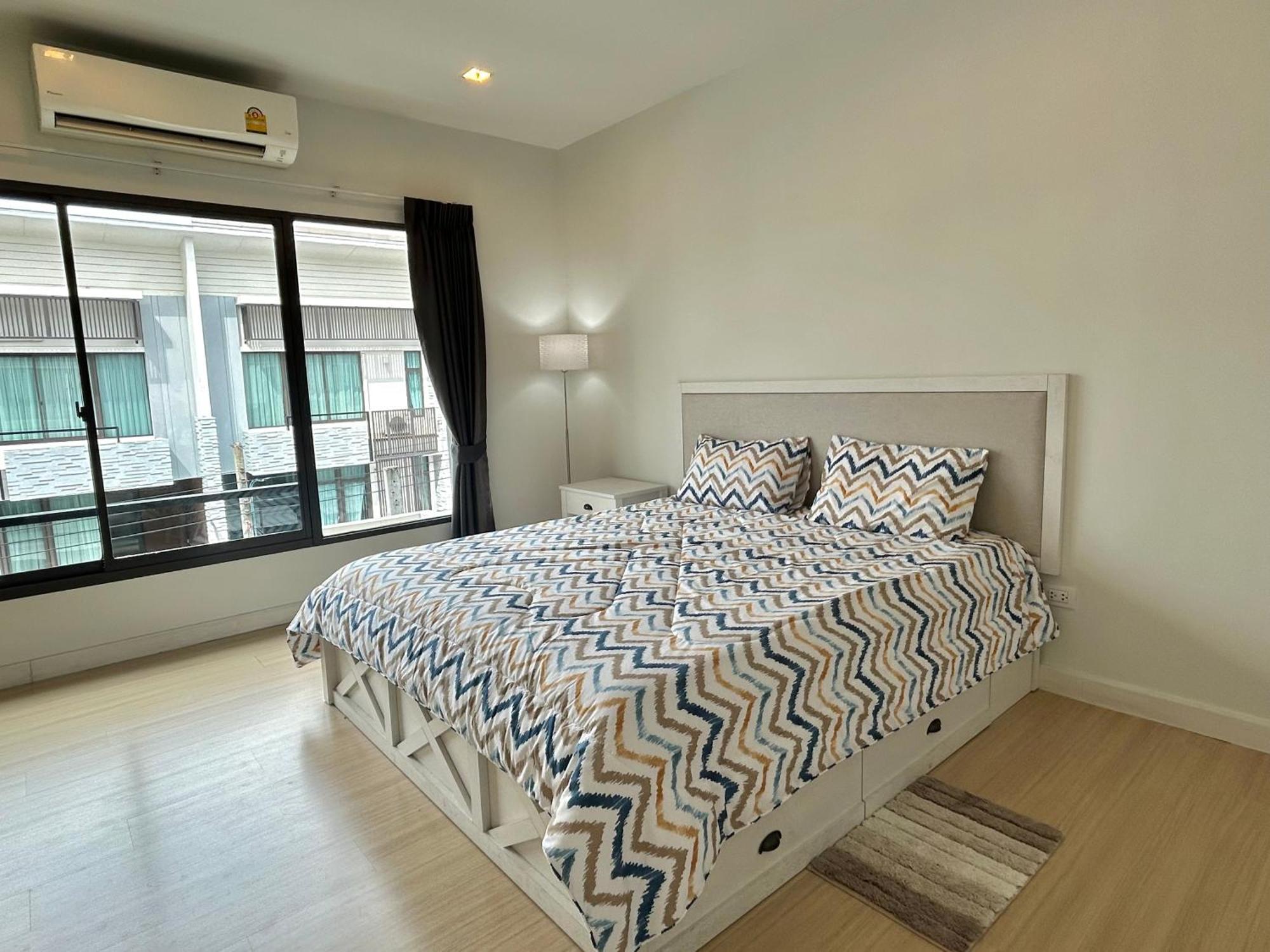 3 Bedrooms Townhome Near Mega Bangna Hébergement de vacances Bangkok