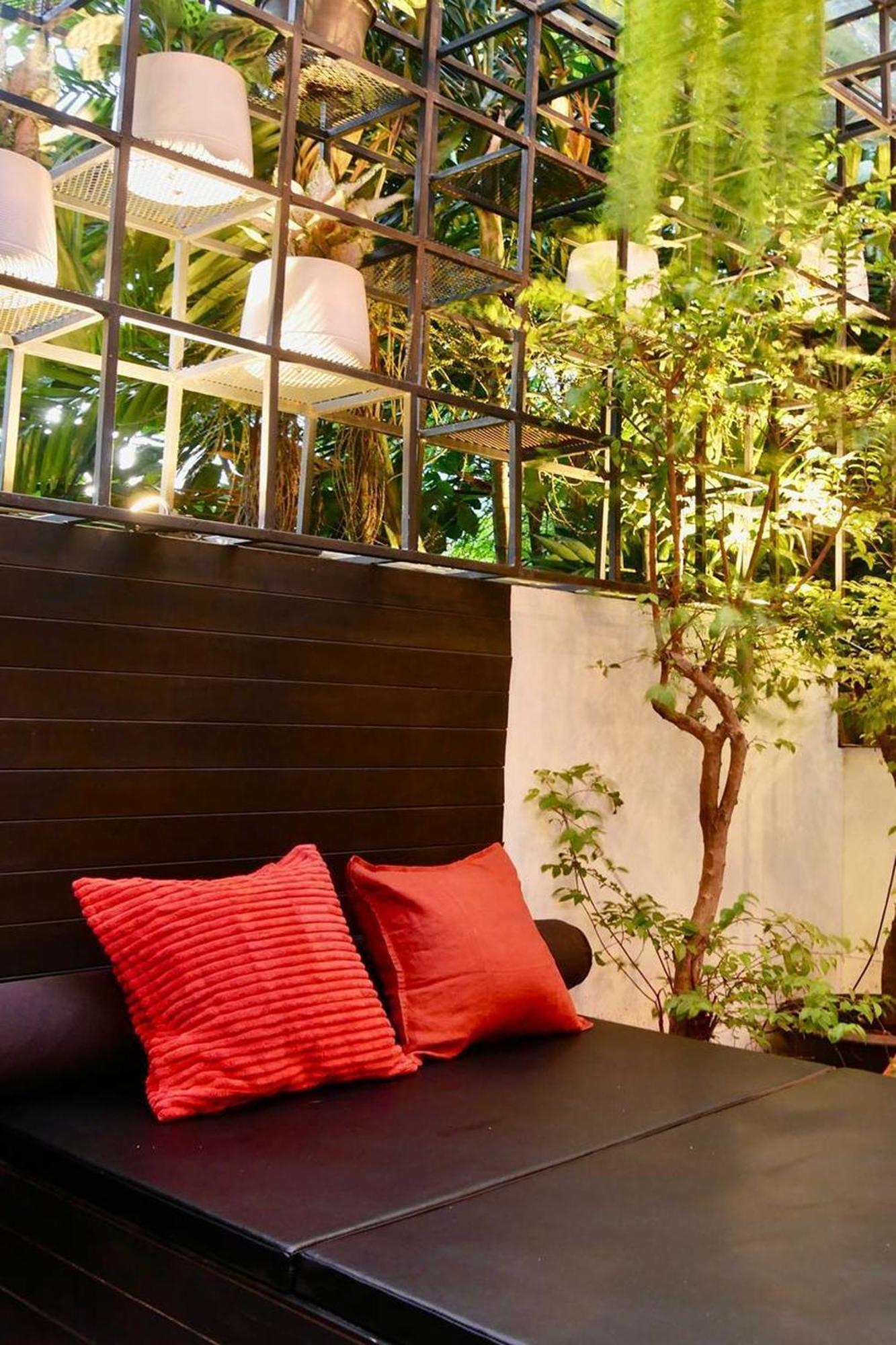 Blu Ari Stylish Gay Poshtel Hostal Bangkok