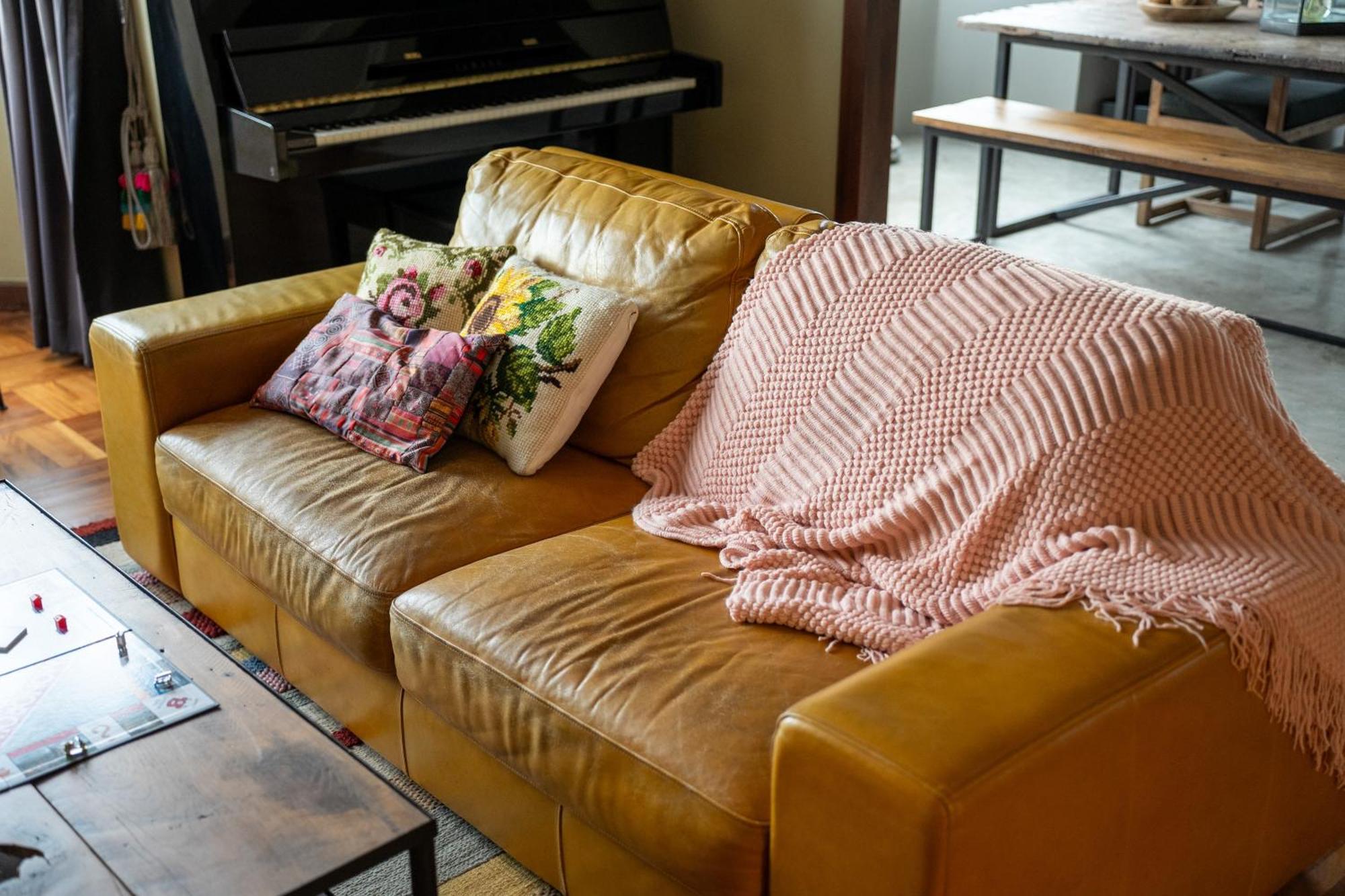 Peony Rustic Sukhumvit, Nana Bts *