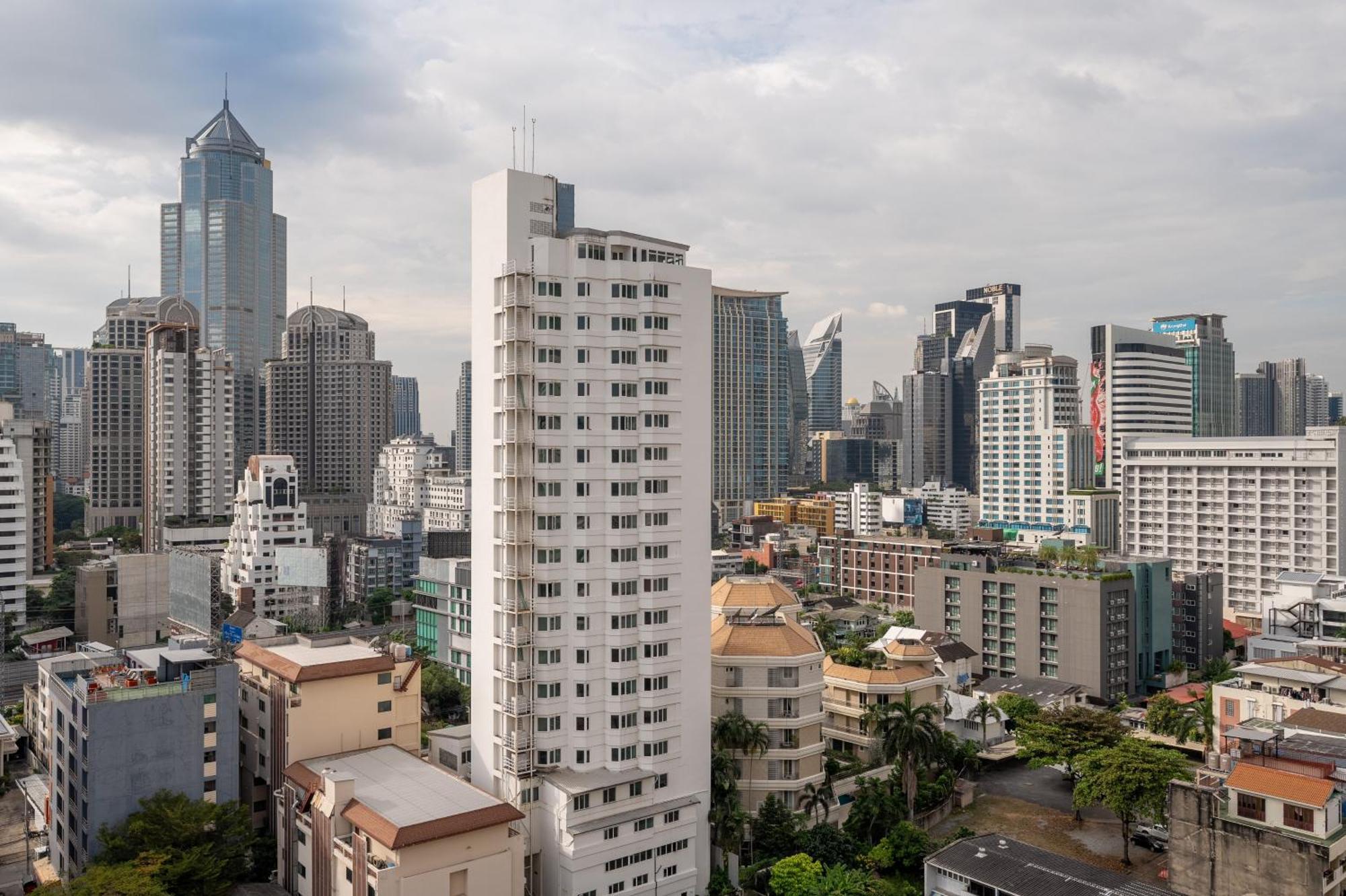 Peony Rustic Sukhumvit, Nana Bts Apartment Bangkok