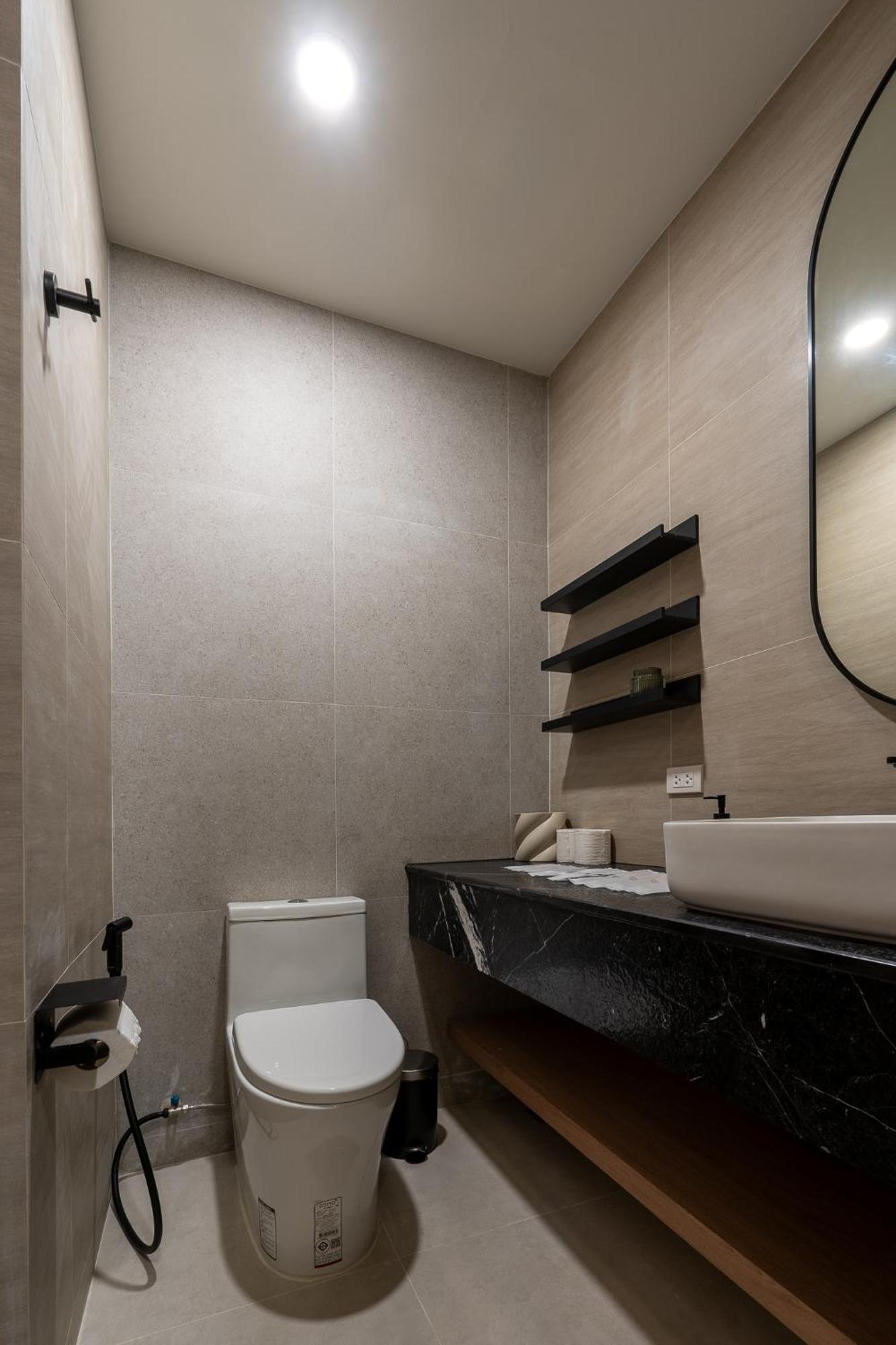Apartment Whole Floor Penthouse, 3 Bedroom 3 Bath, Next To Metro Station