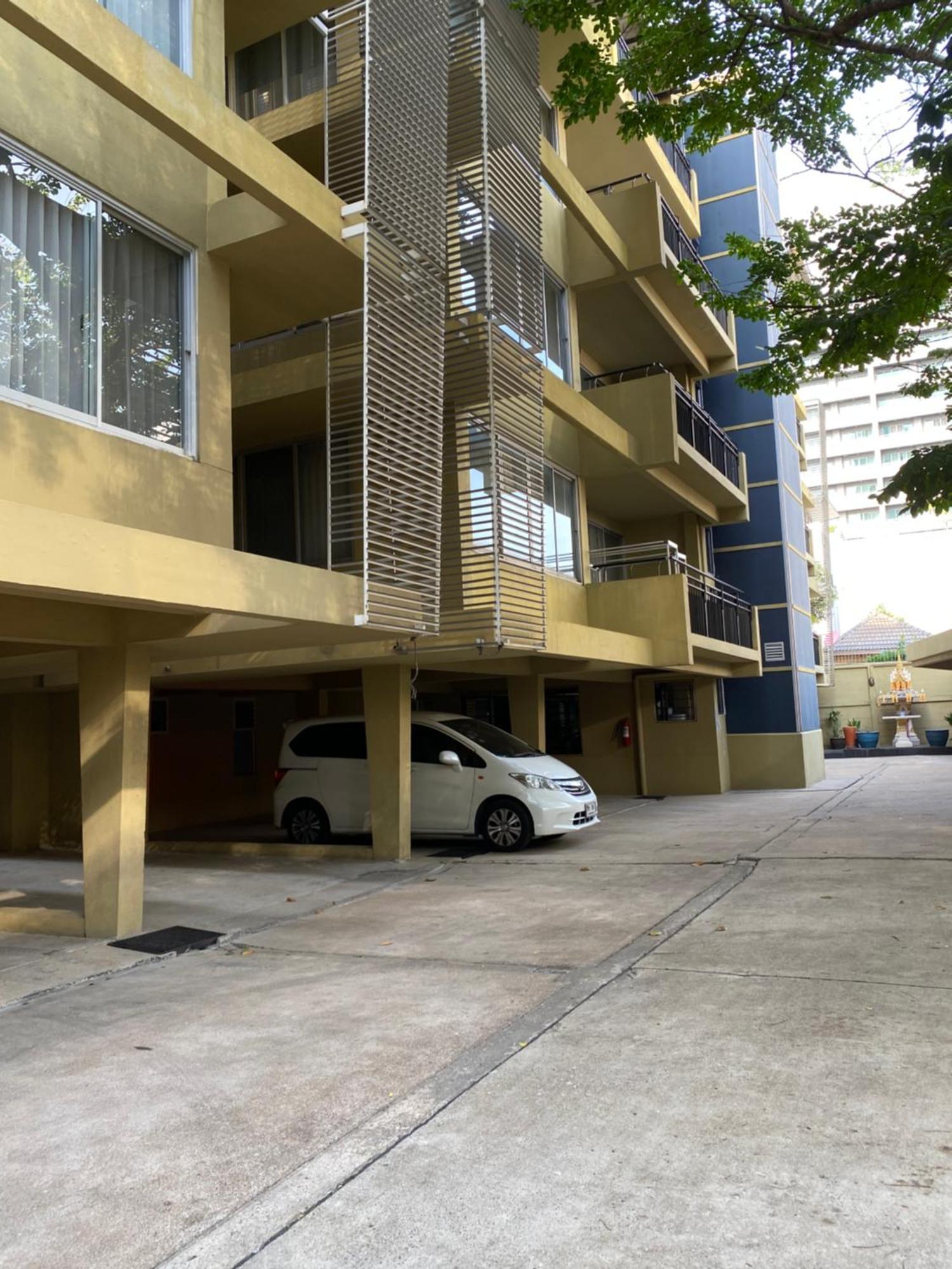 Phatana Court Guest house Bangkok
