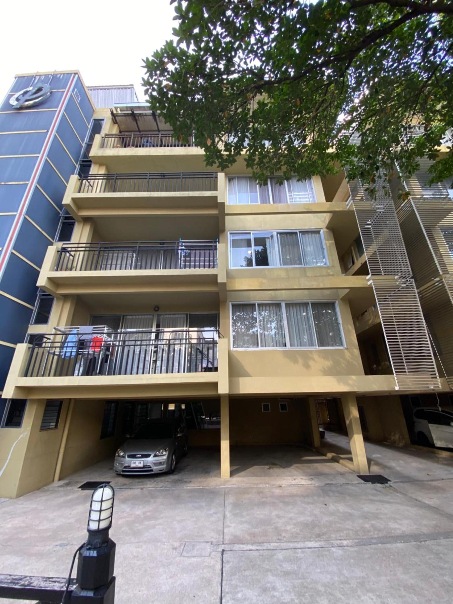 Phatana Court *