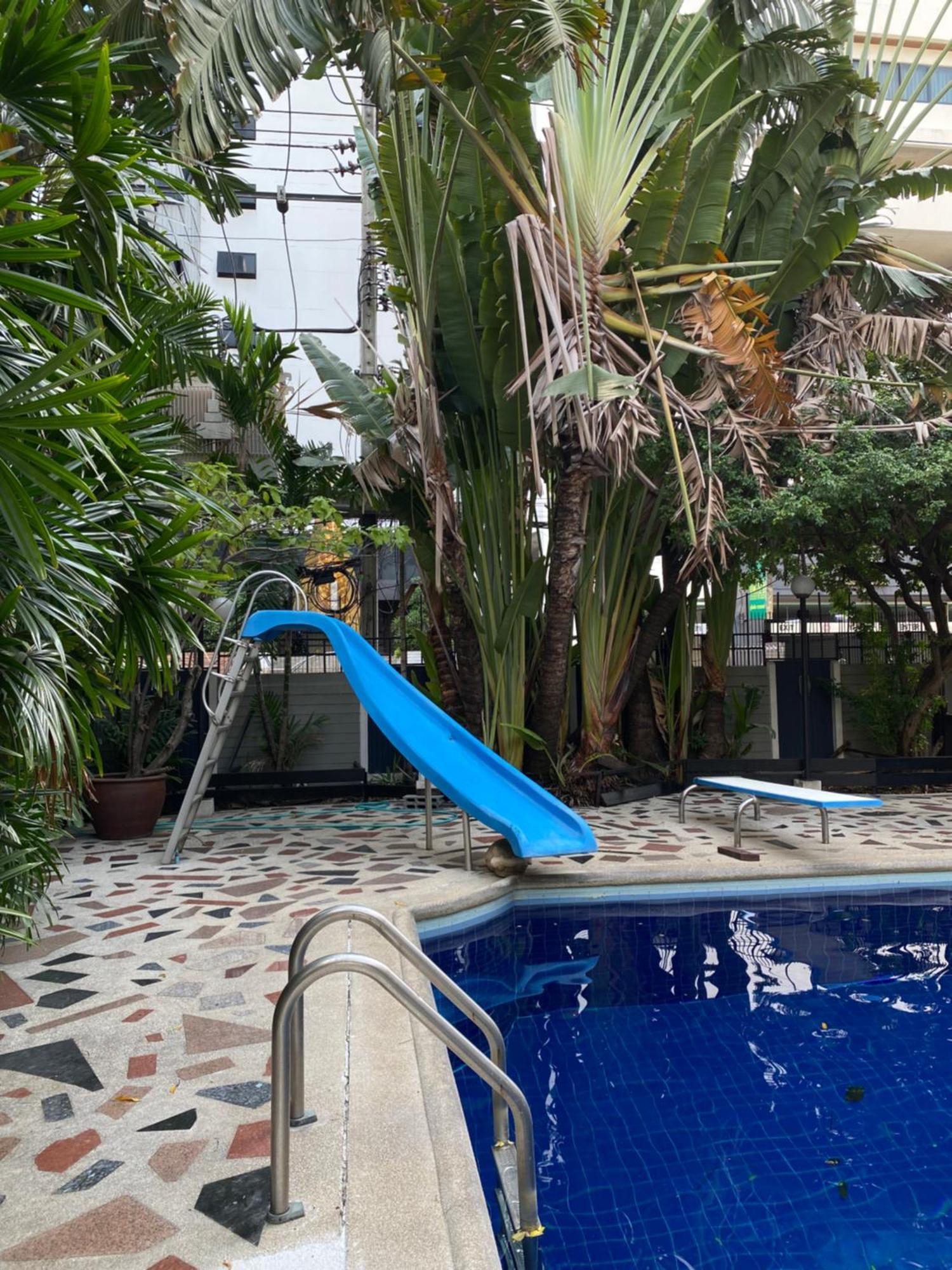 Guest house Phatana Court