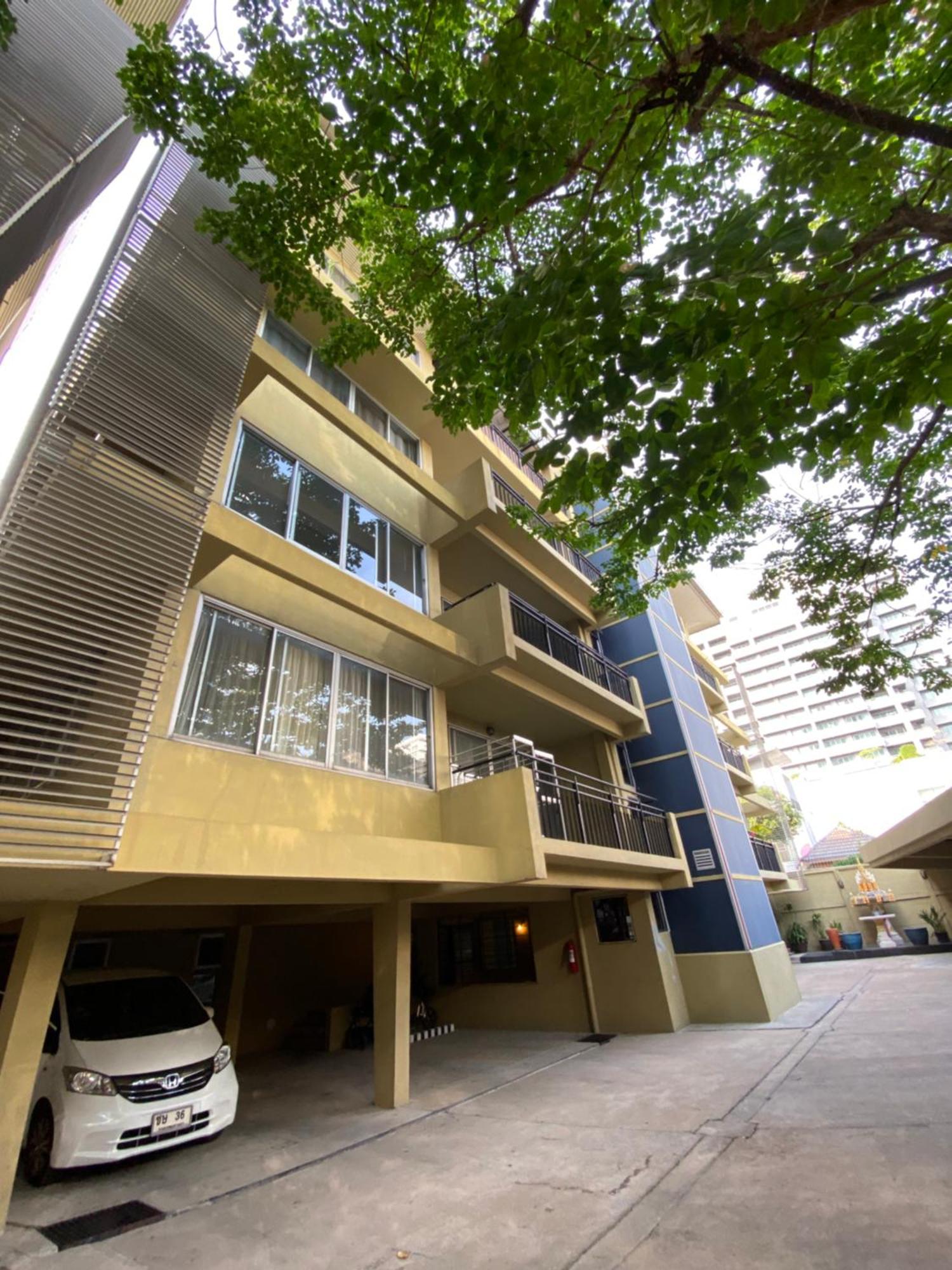 Phatana Court Bangkok