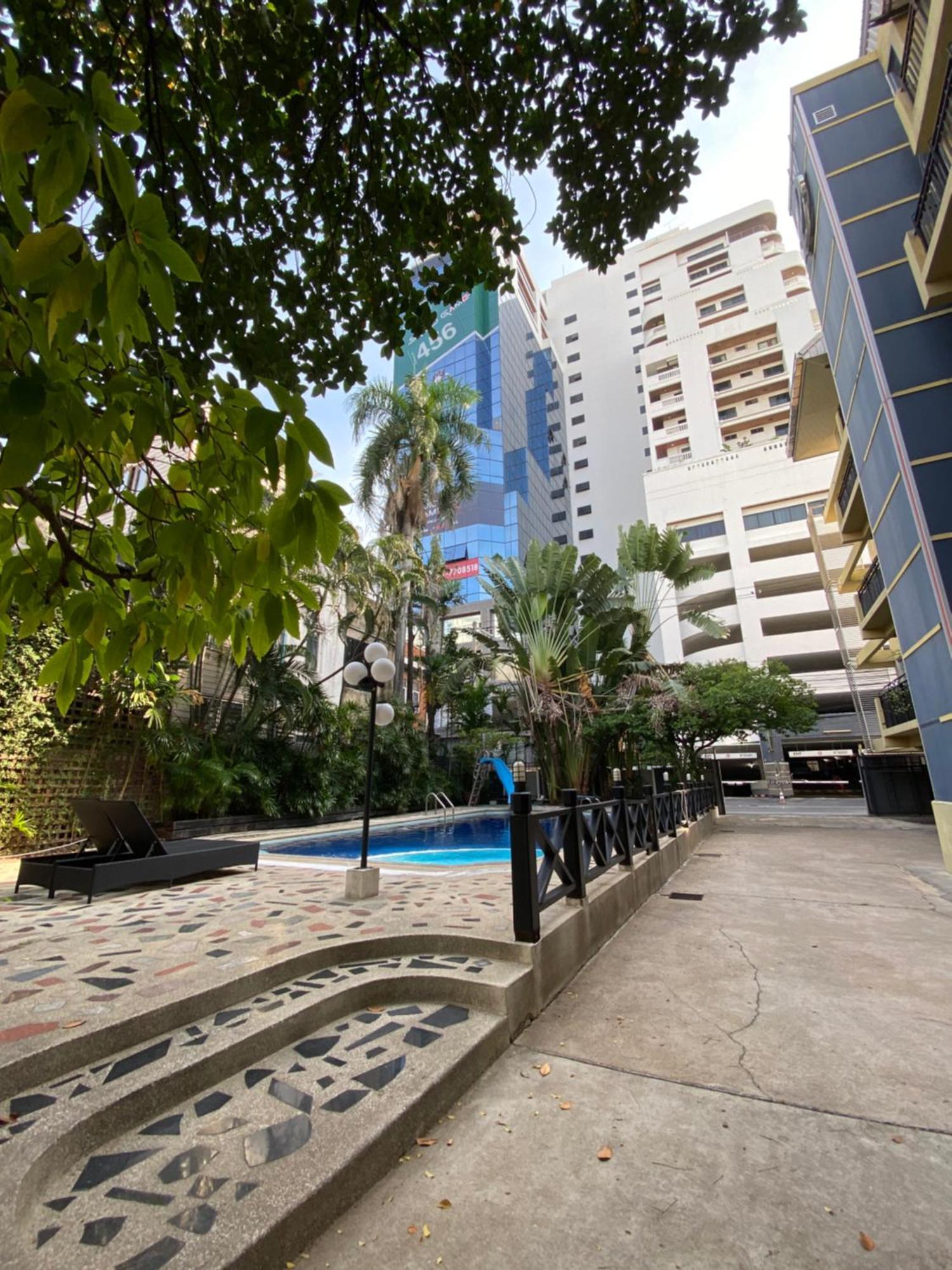 Phatana Court * Bangkok