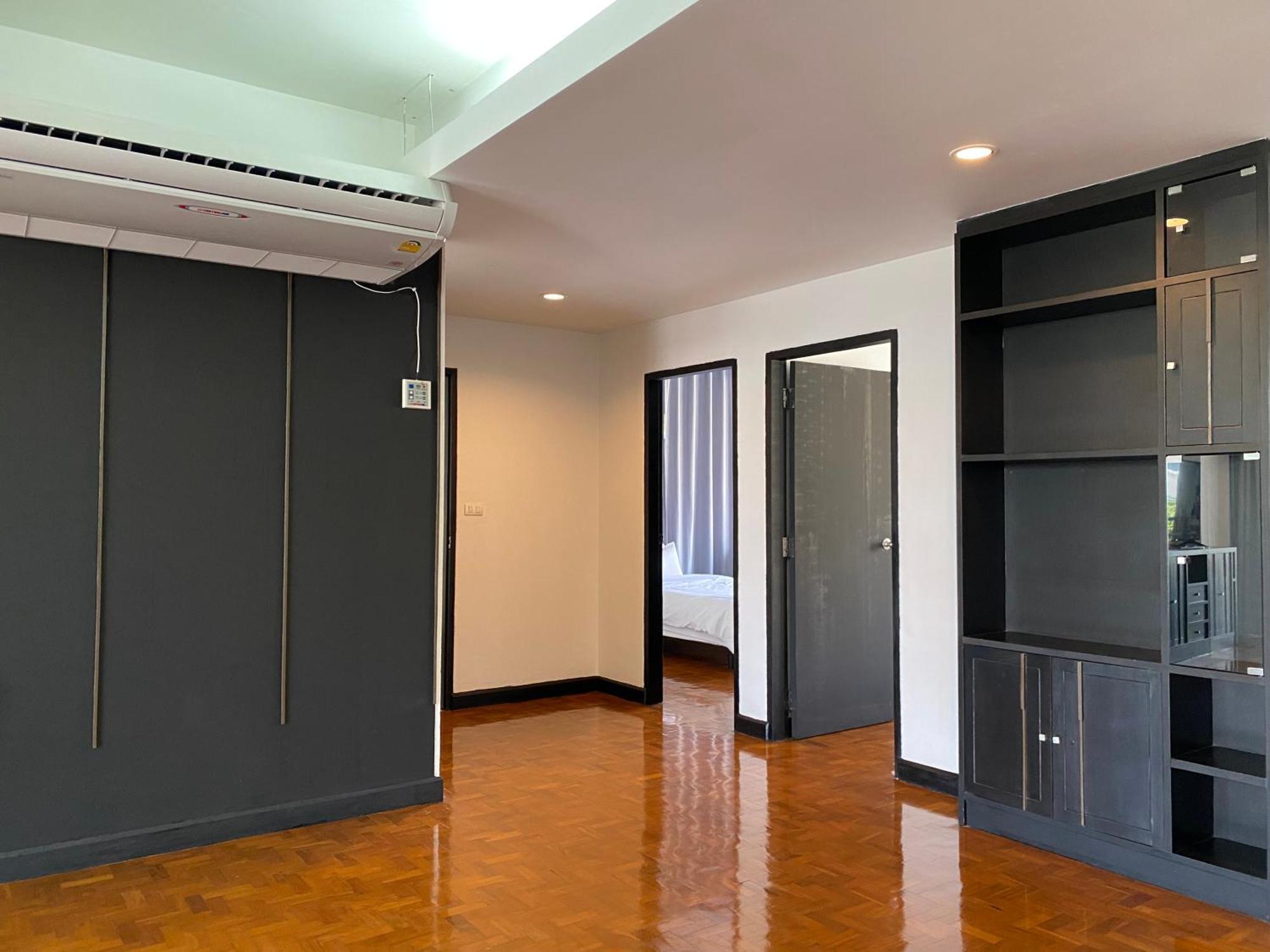Phatana Court Bangkok