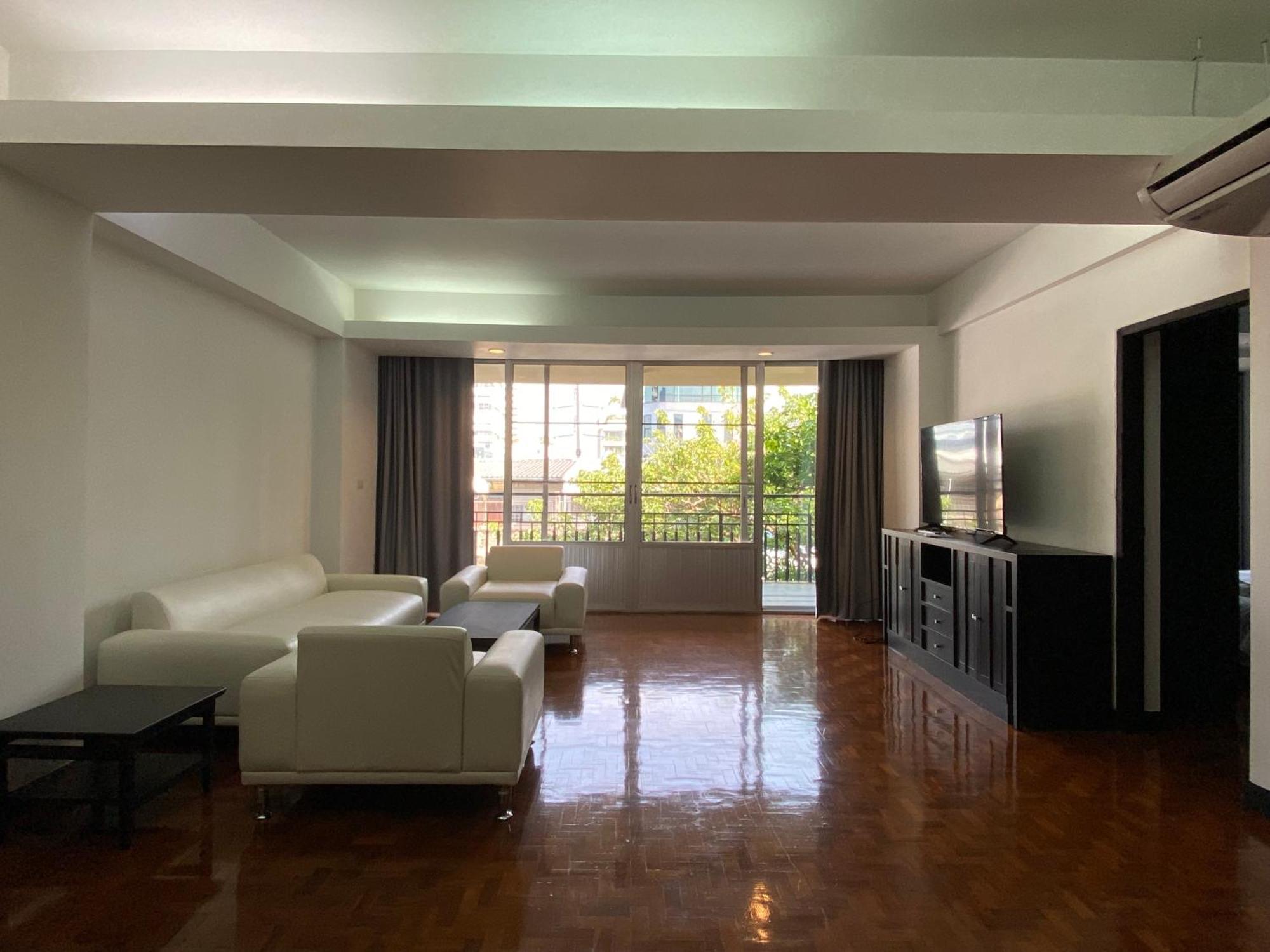 Phatana Court Guest house