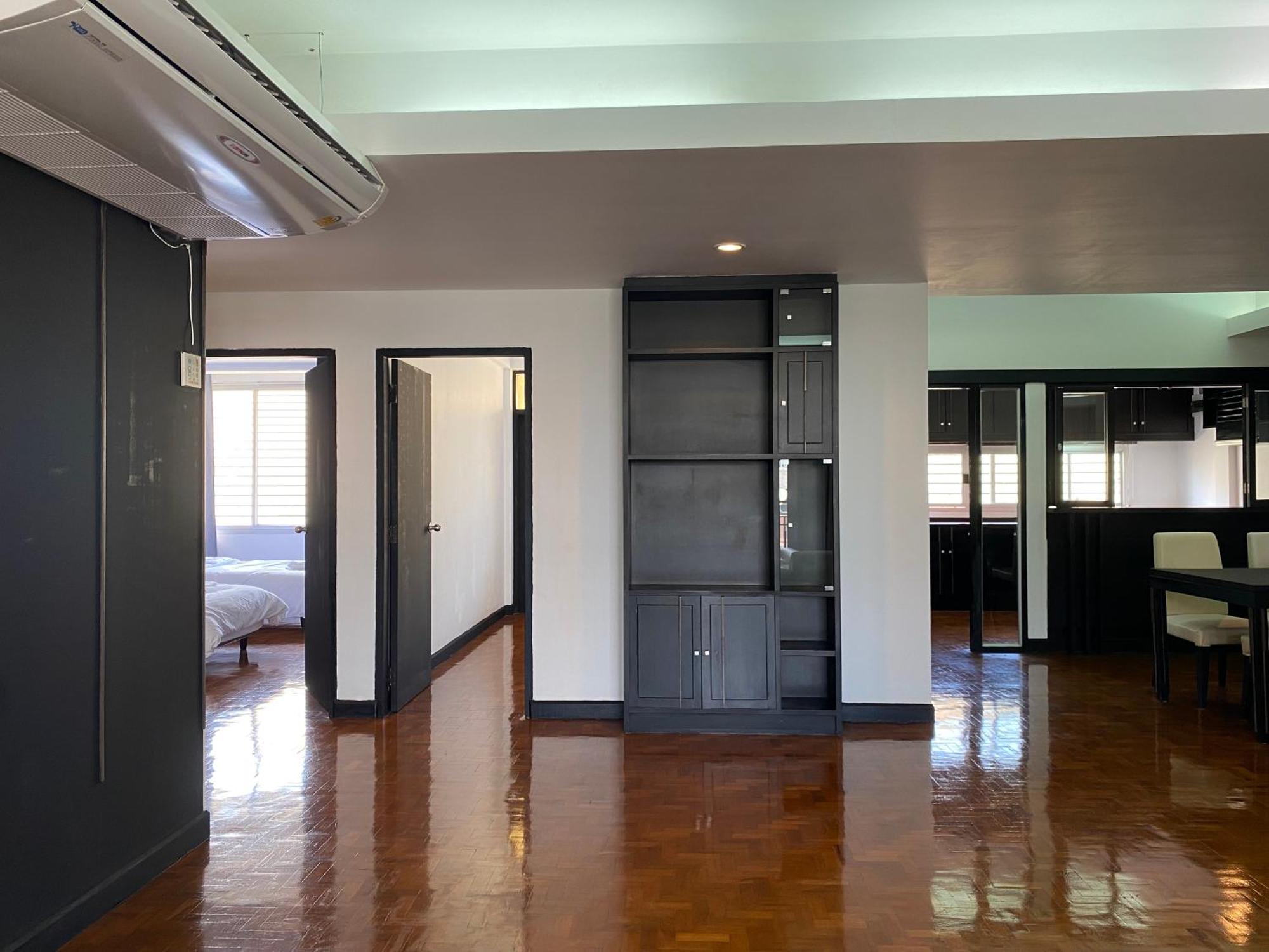 Phatana Court Guest house *