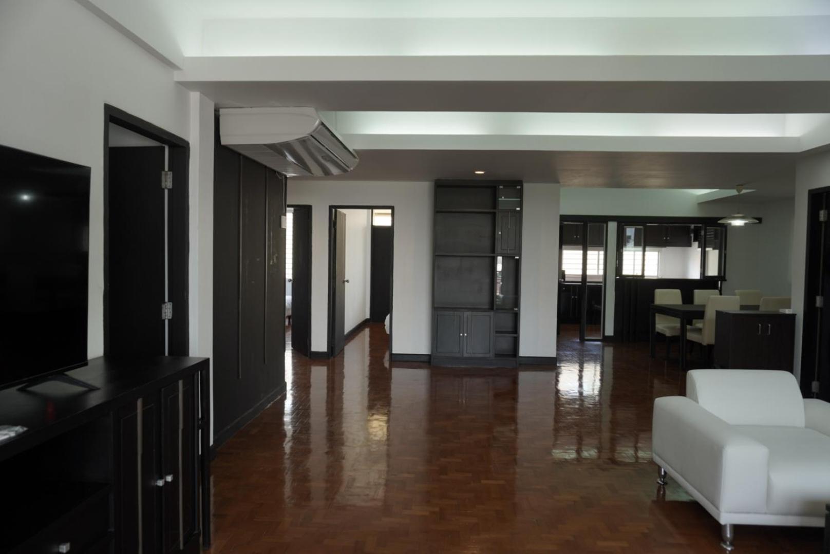 Phatana Court * Bangkok