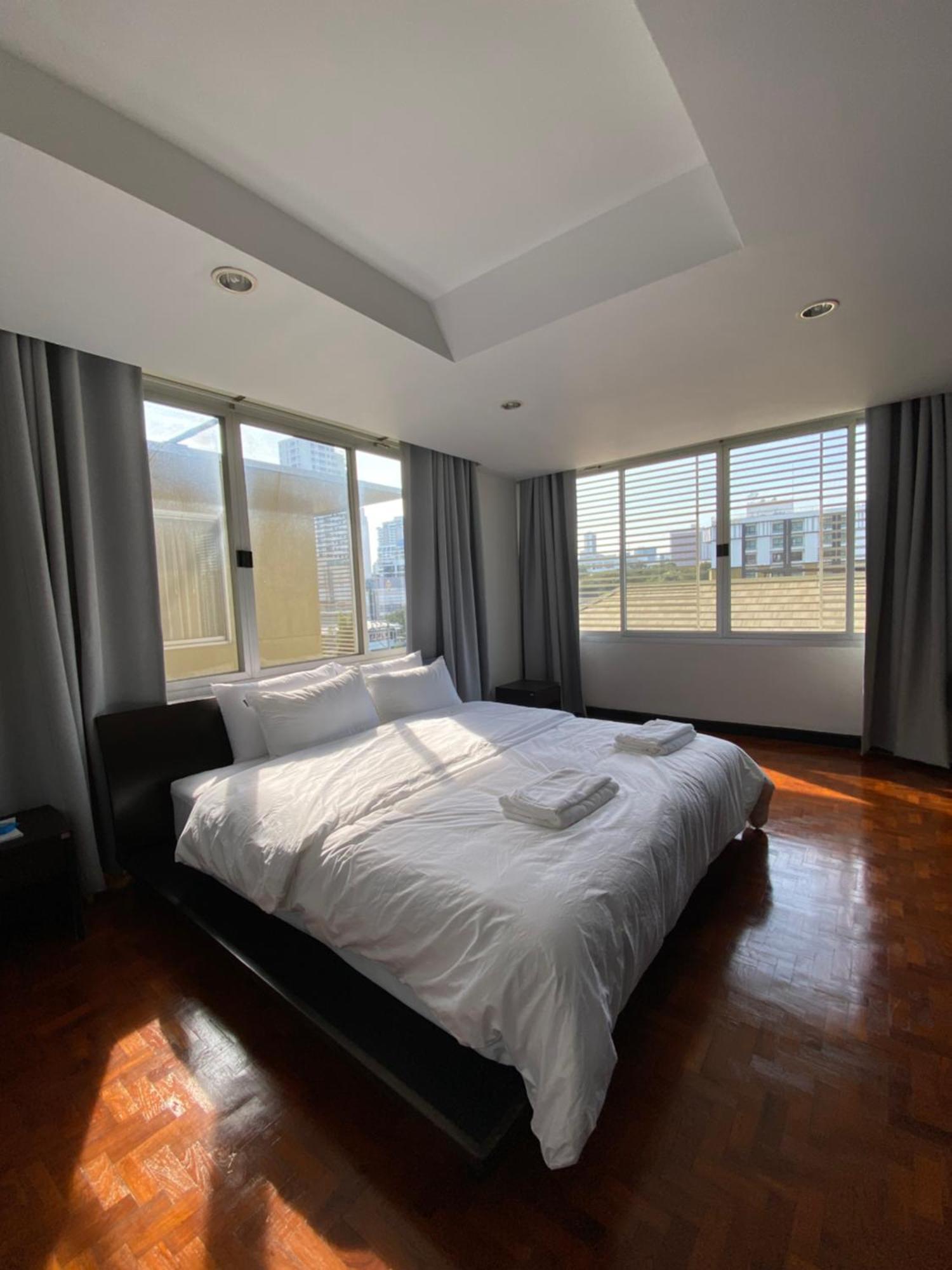 Phatana Court Guest house
