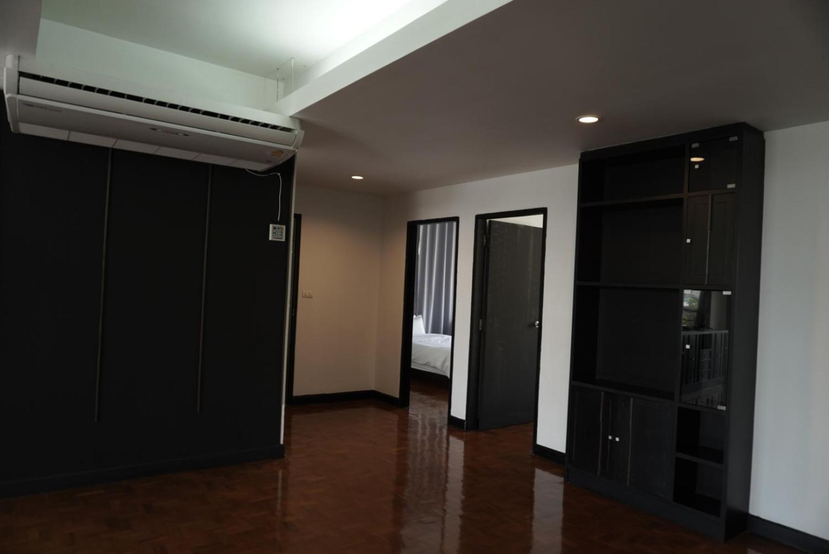 Guest house Phatana Court