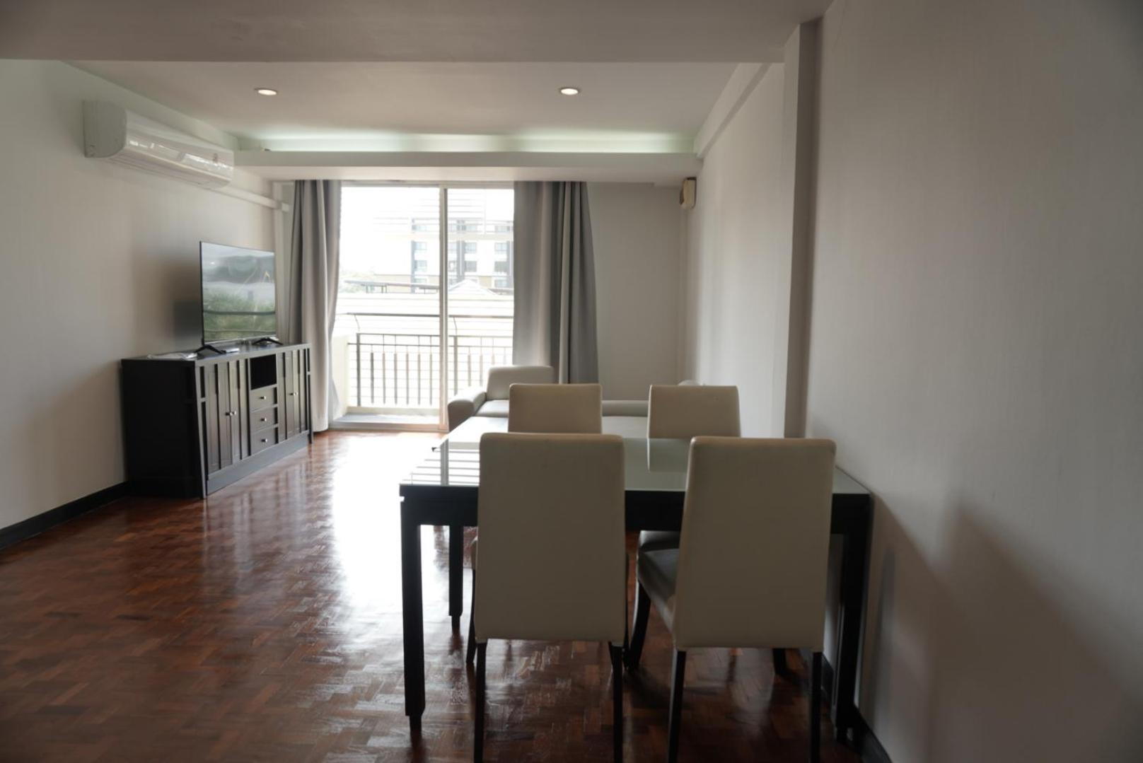 Phatana Court Guest house Bangkok