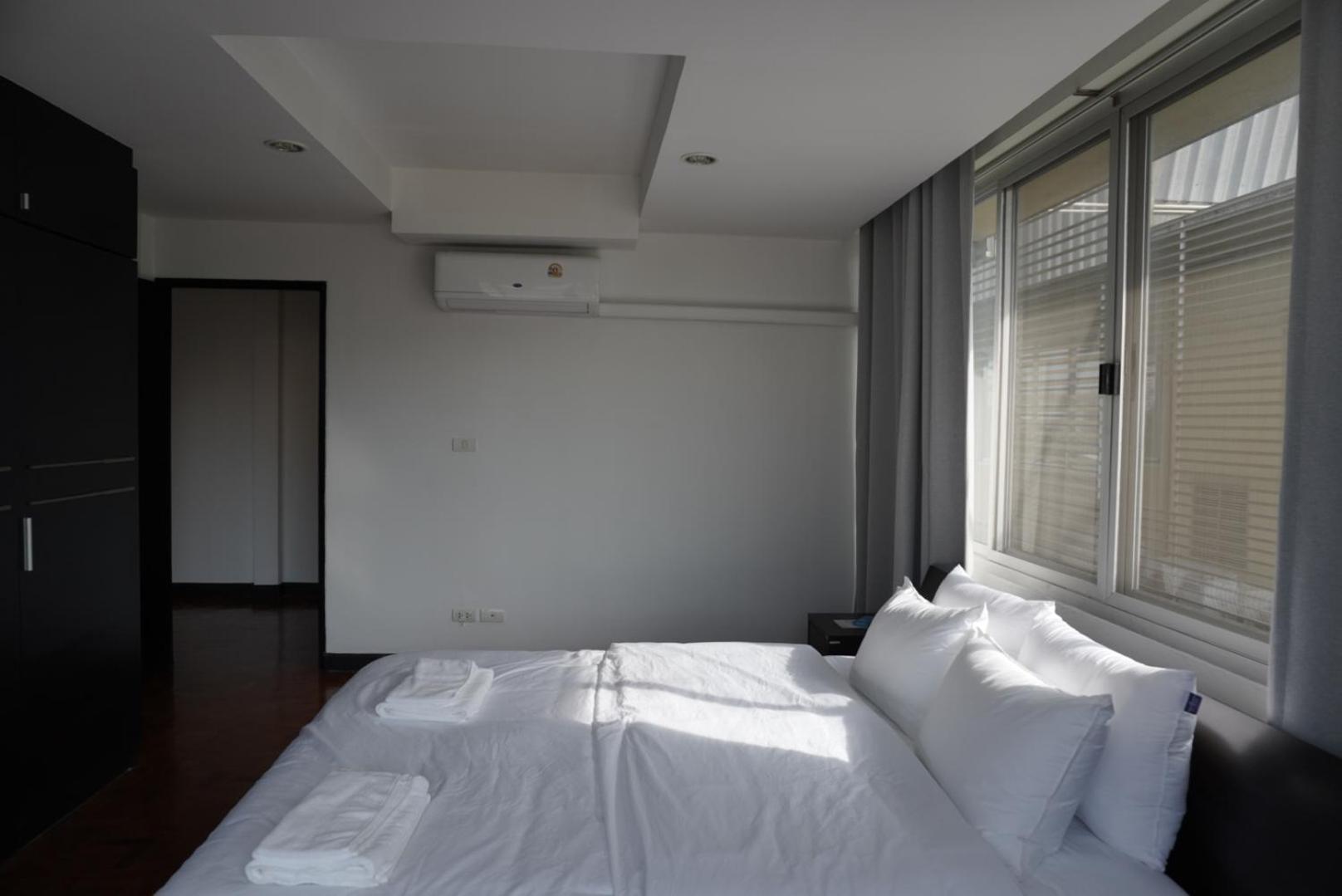 Phatana Court