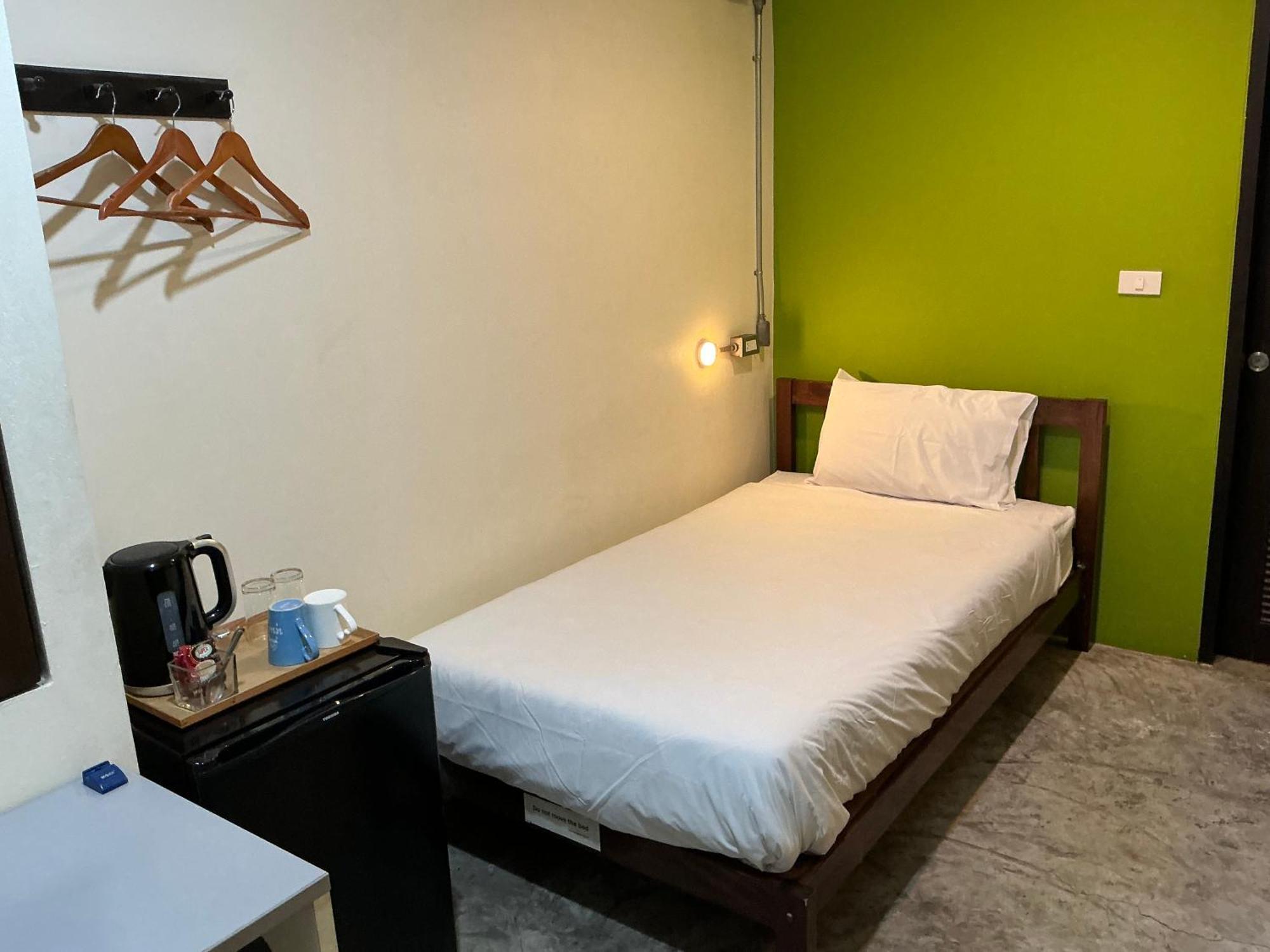 Asrama Udee Bangkok