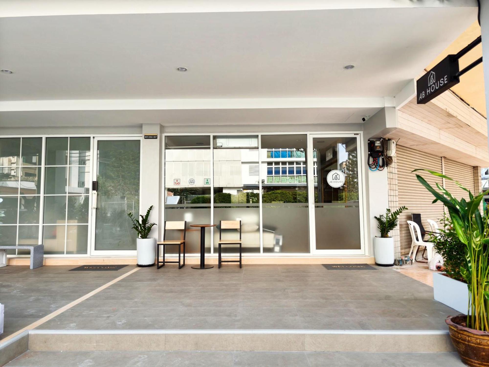 Aparthotel Ab House