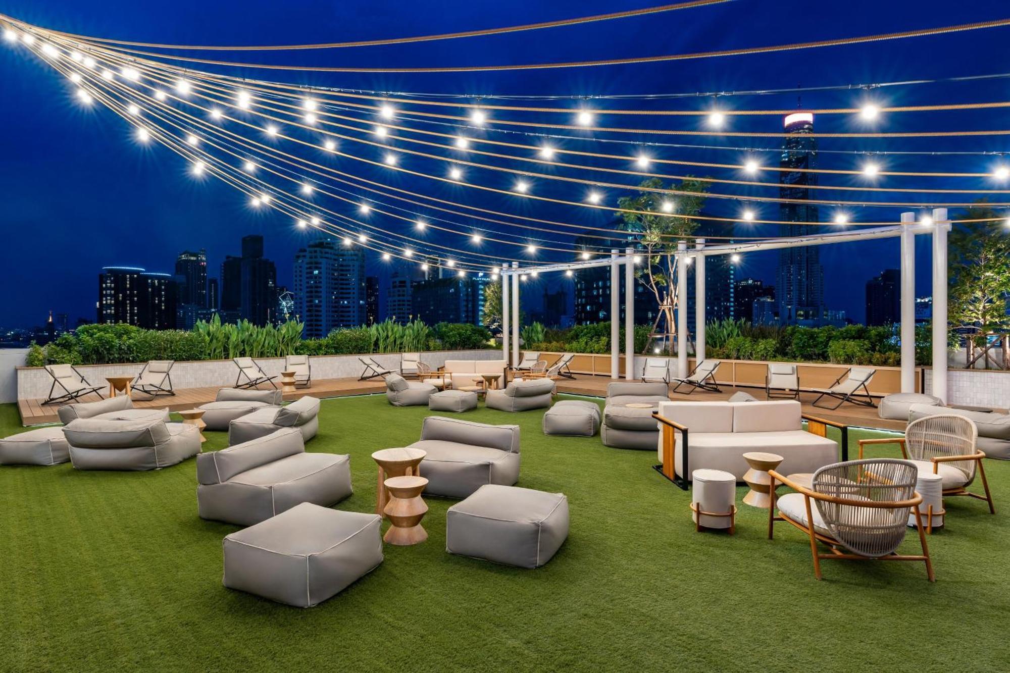 Khách sạn Moxy Ratchaprasong Bangkok