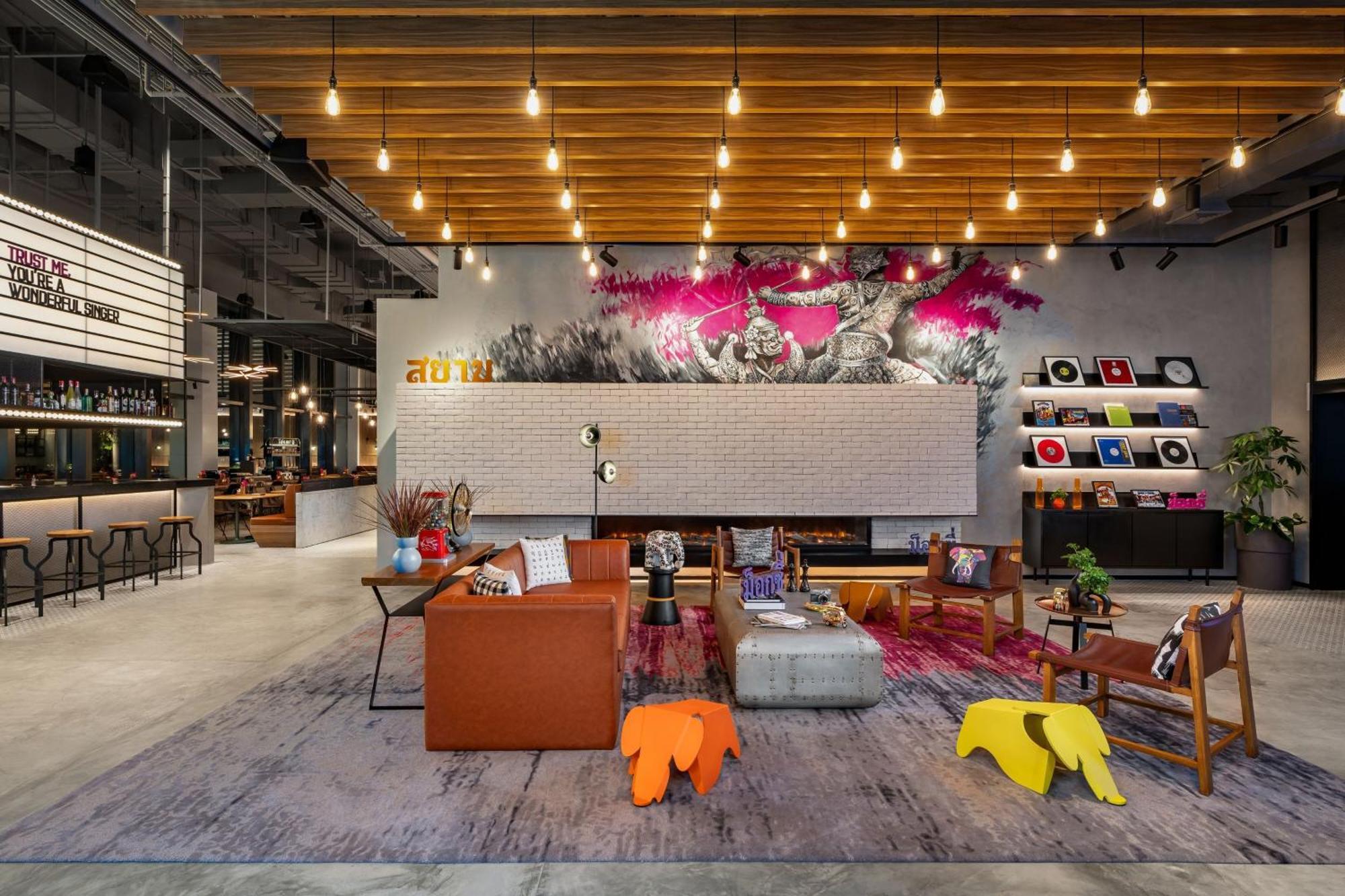 Khách sạn Moxy Ratchaprasong