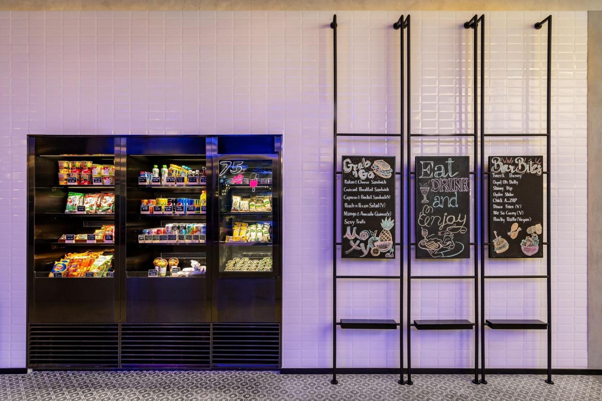 Moxy Ratchaprasong Khách sạn 4*