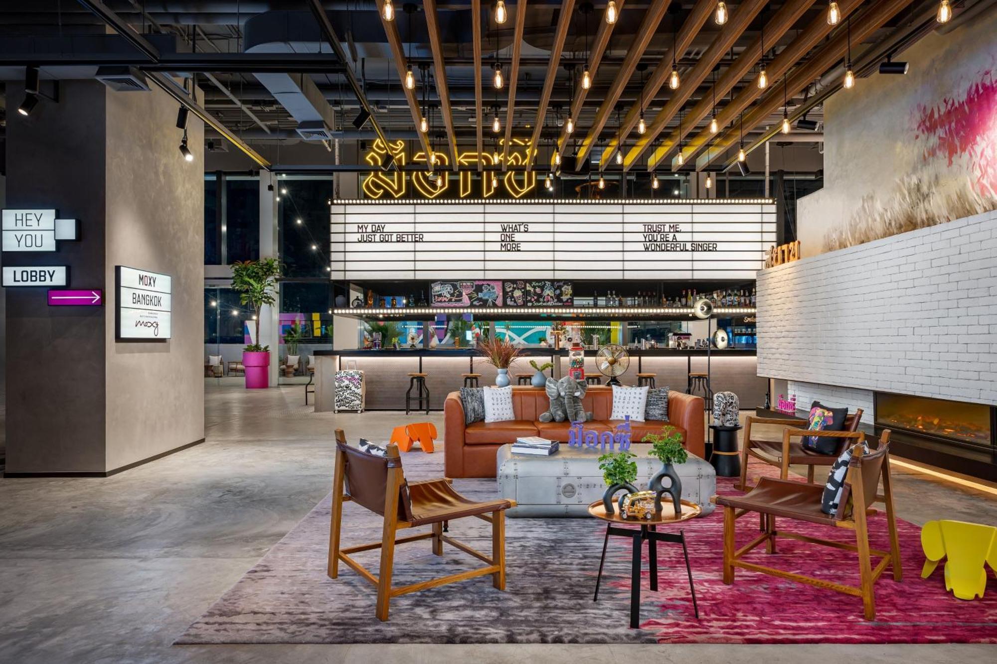 Khách sạn Moxy Ratchaprasong 4*