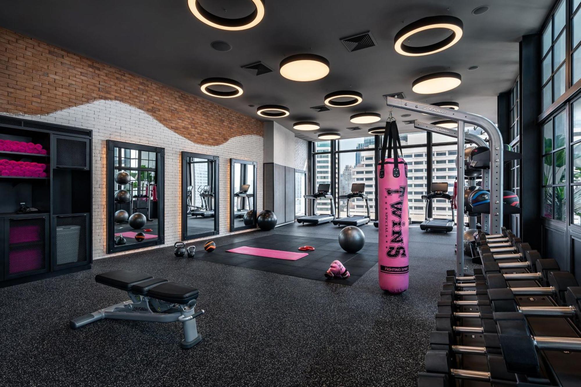 Khách sạn Moxy Ratchaprasong Bangkok