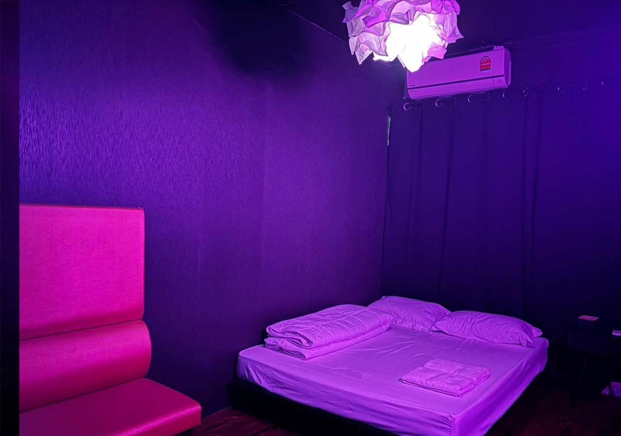 Doctor Alien Don Mueang * Banguecoque