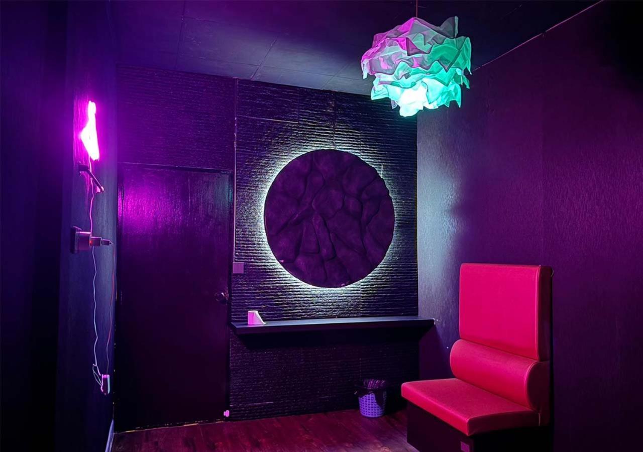 Doctor Alien Don Mueang Albergue Banguecoque