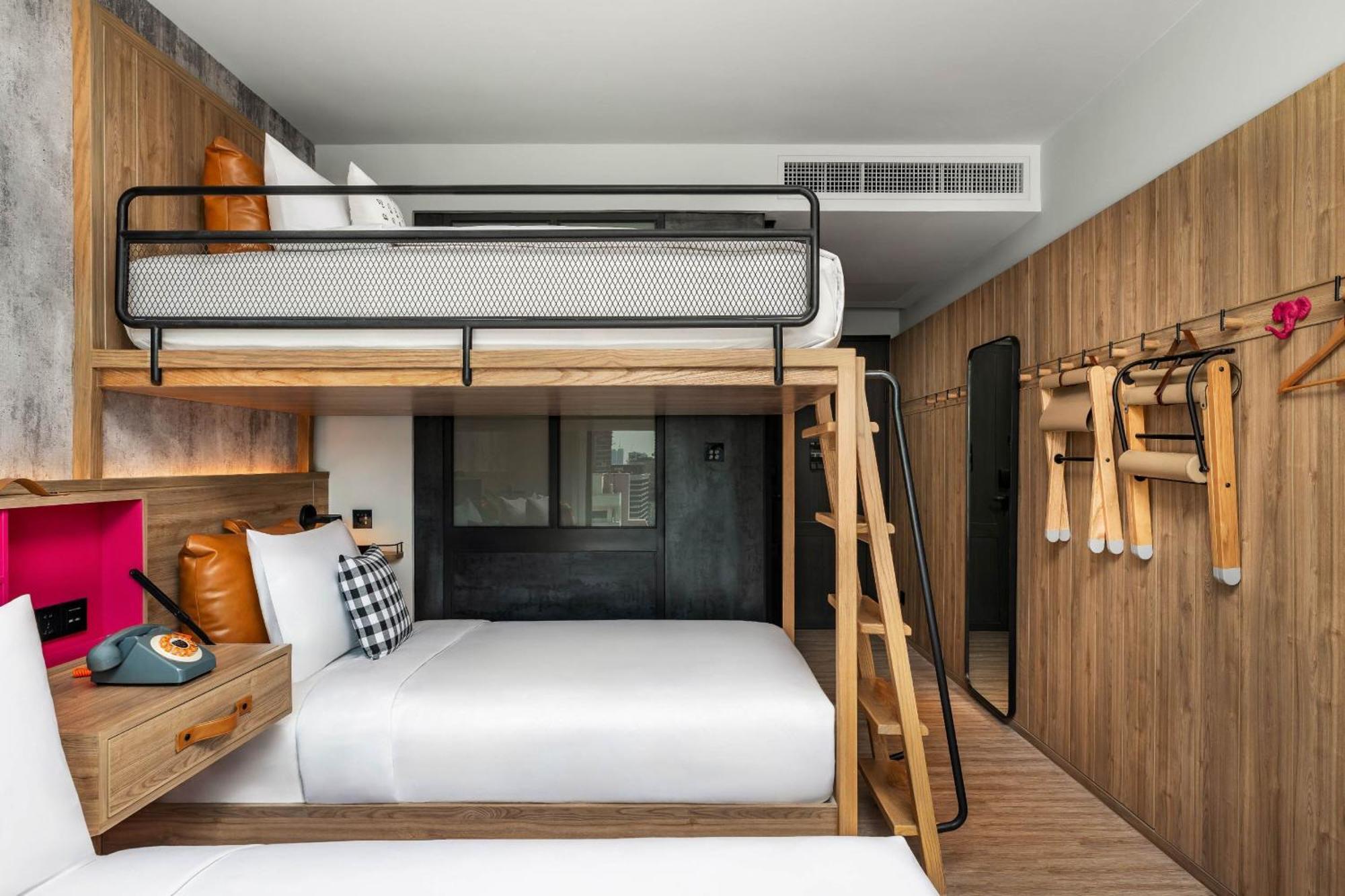 Khách sạn Moxy Ratchaprasong Bangkok