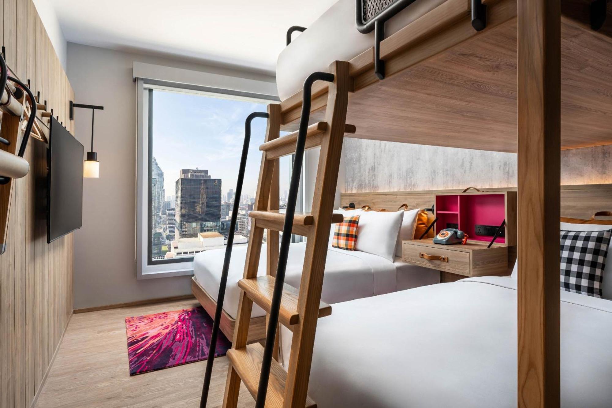 Khách sạn Moxy Ratchaprasong 4*