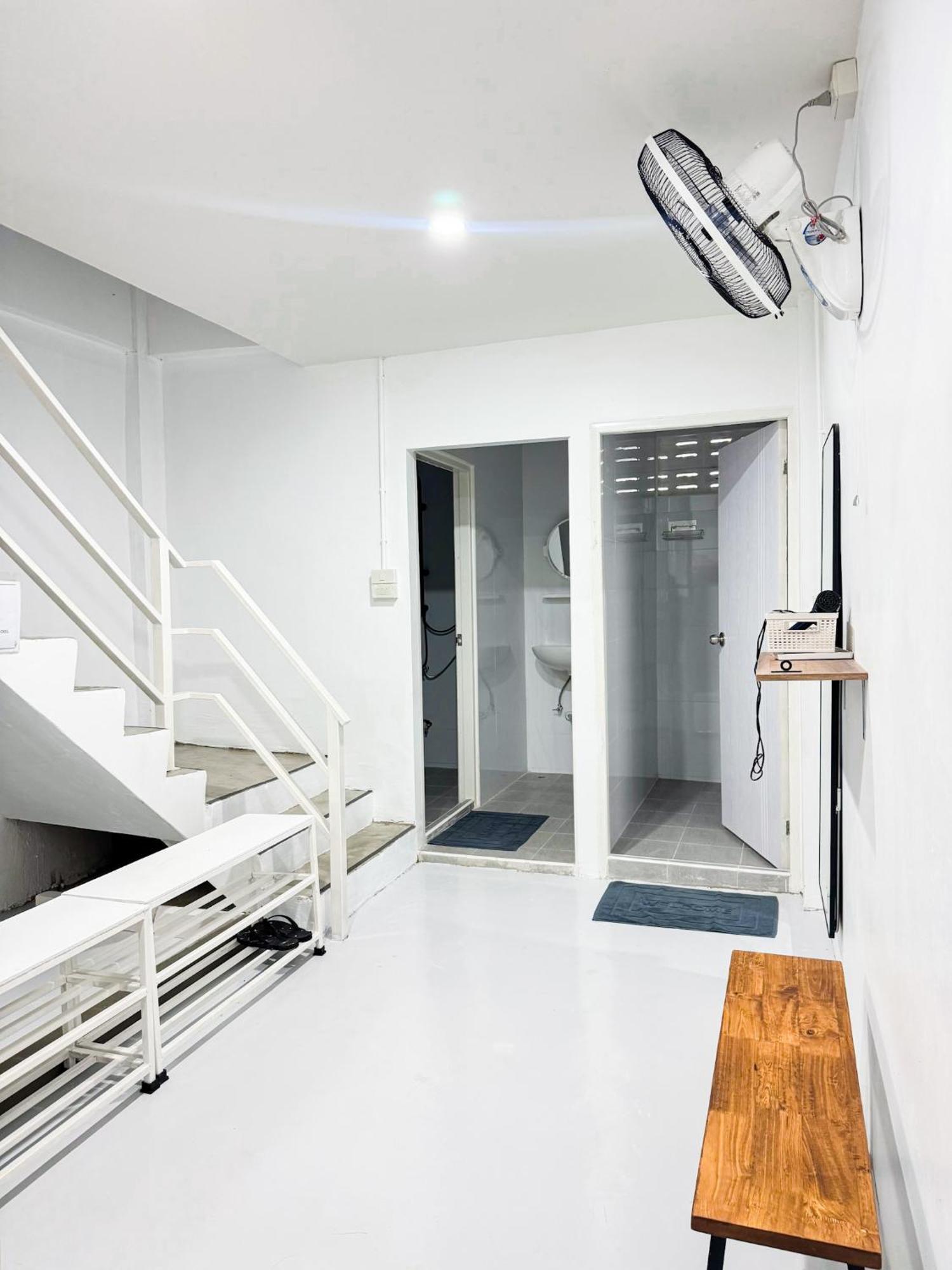 Diff Hostal