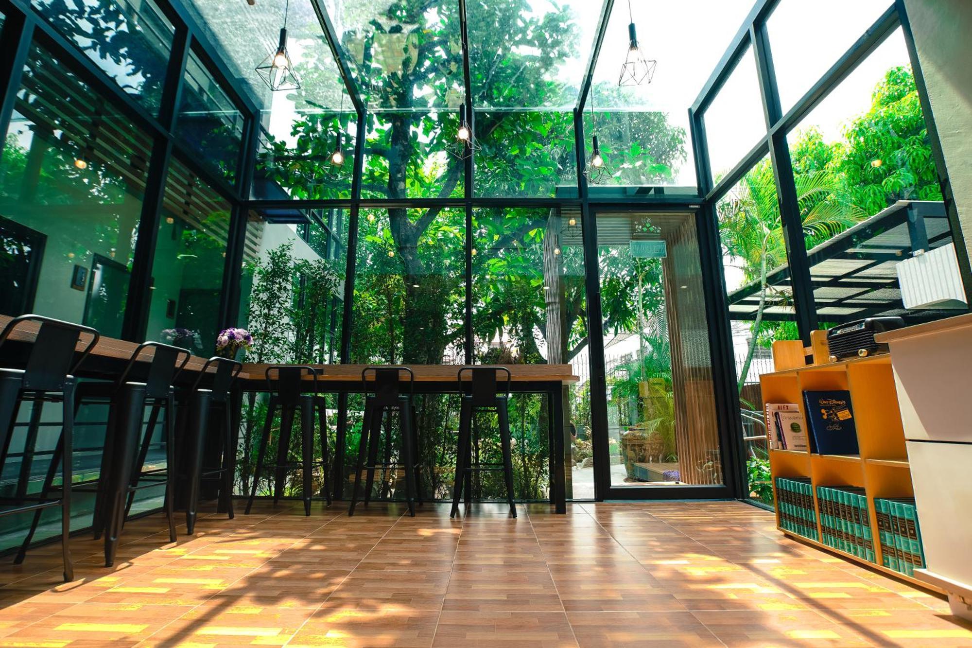 Hostal Bed Garden 26