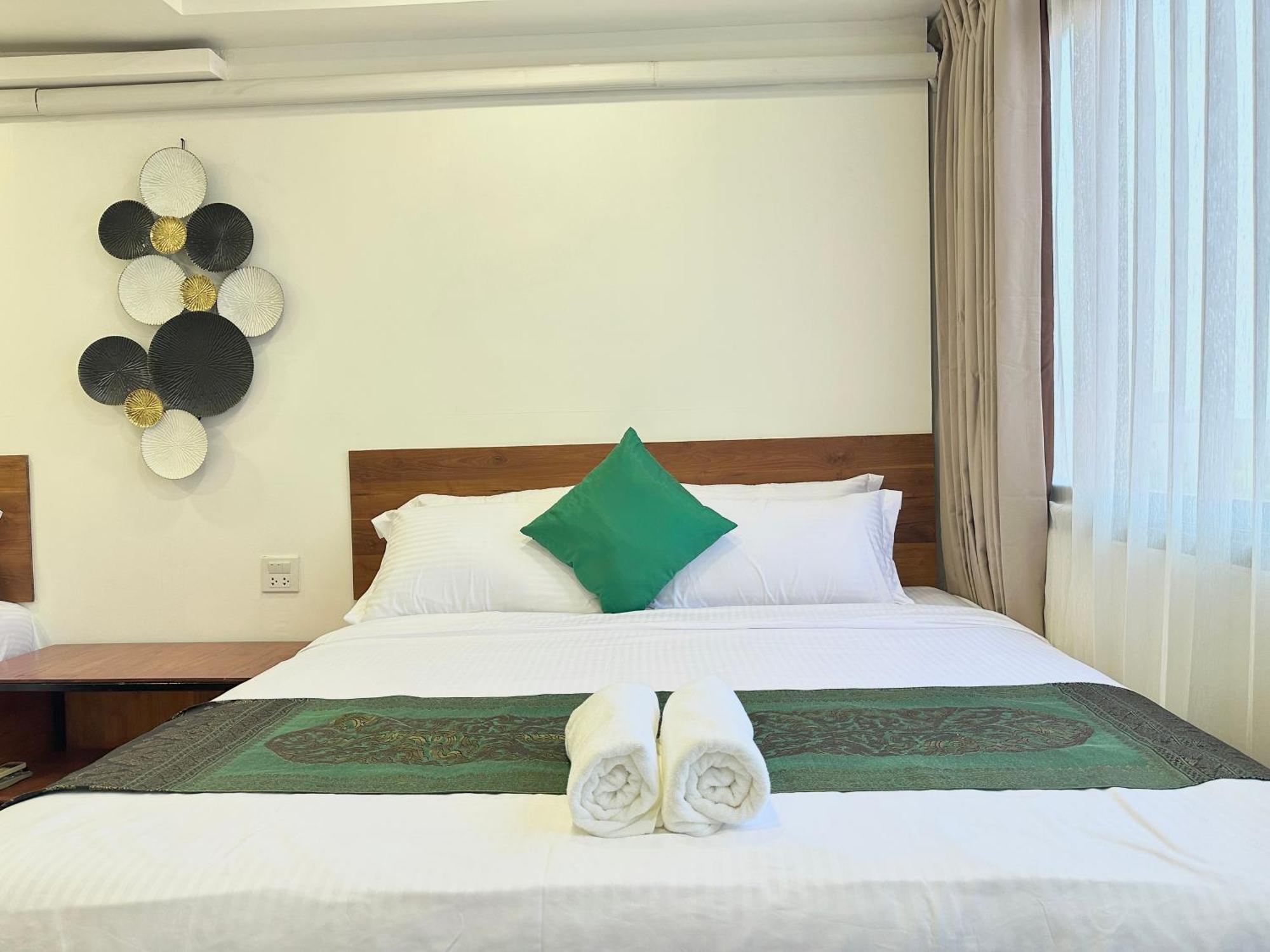 Hotel Longzhu 2*