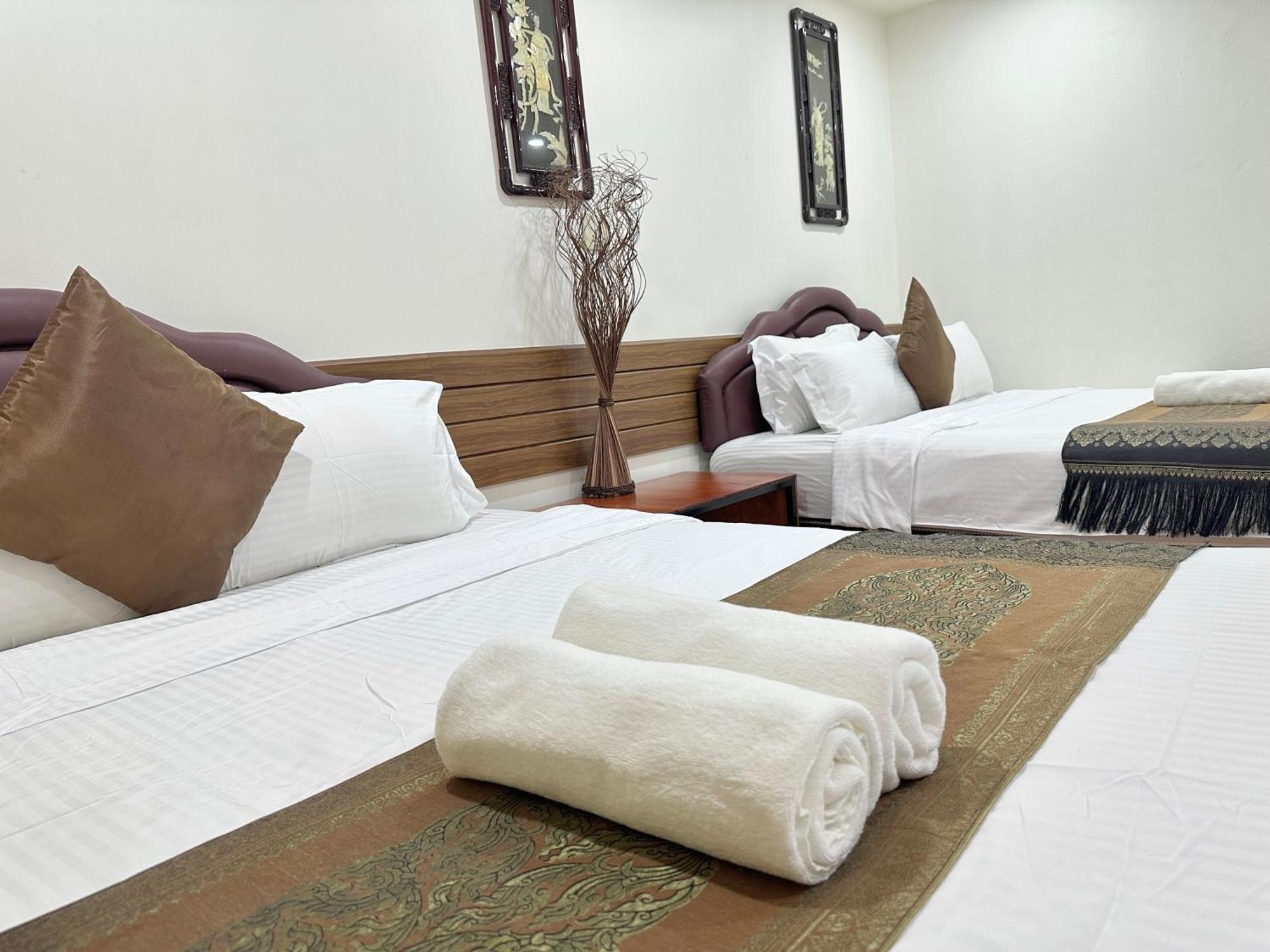 Longzhu Hotel Bangkok