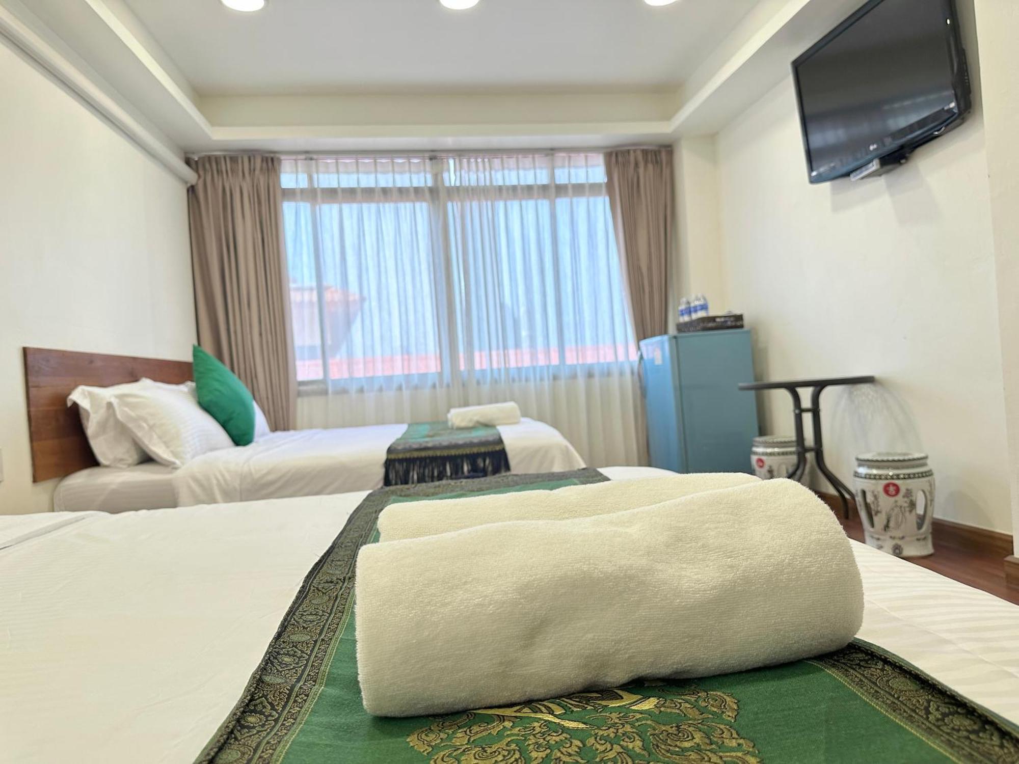 Longzhu Hotel