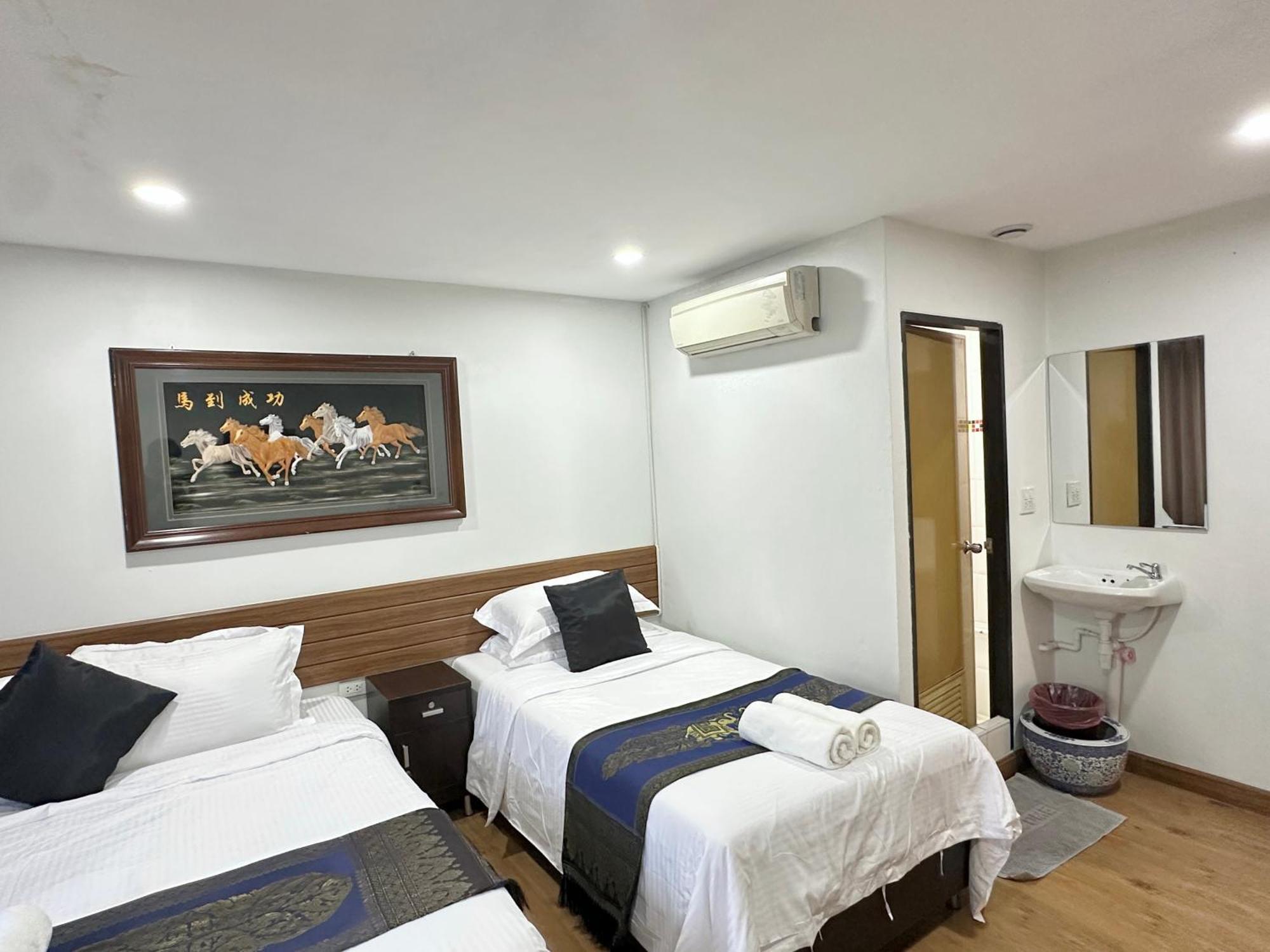 Longzhu Hotel Bangkok